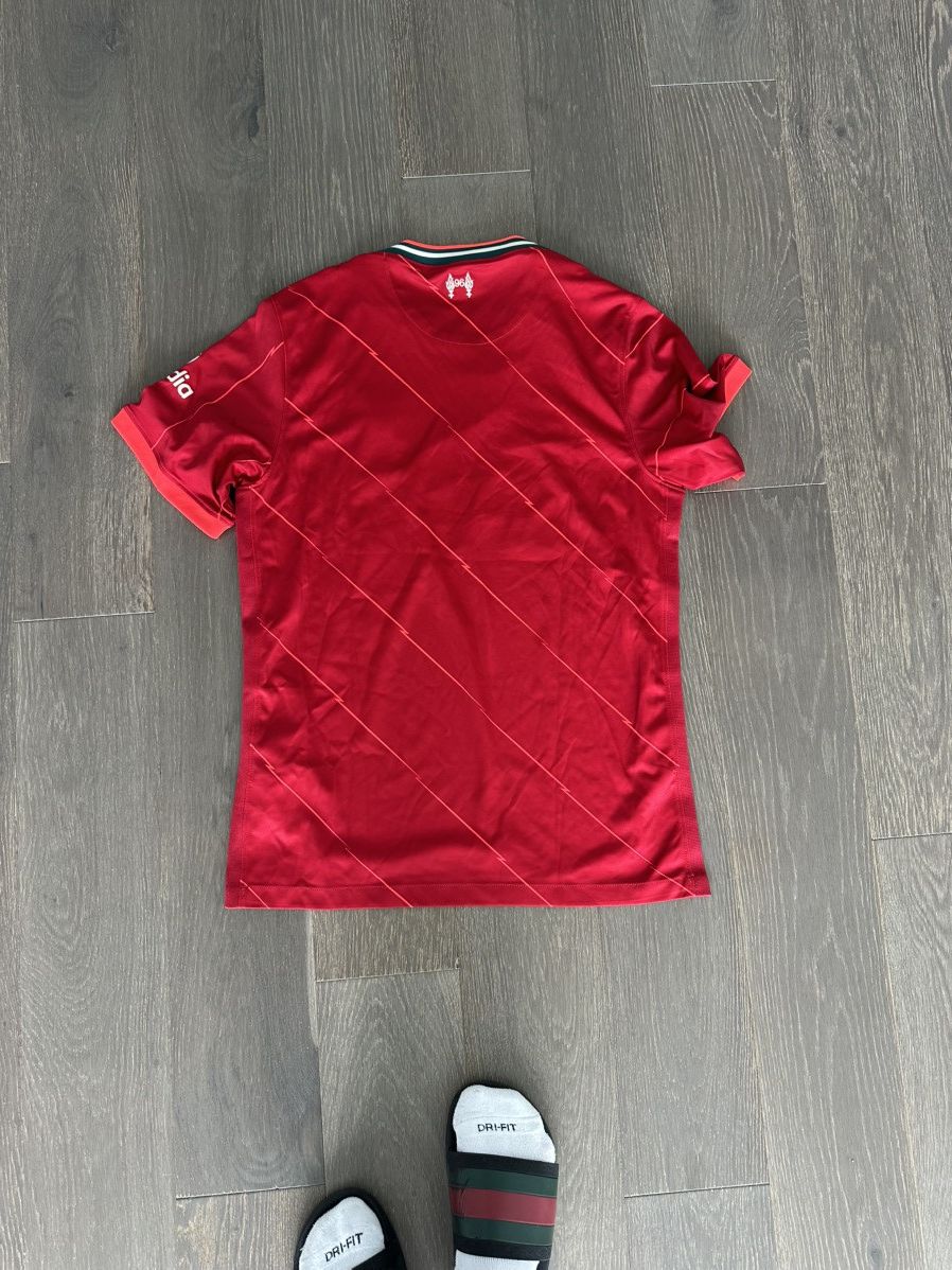 Nike Men’s Liverpool Jersey Size US M / EU 48-50 / 2 - 4 Thumbnail
