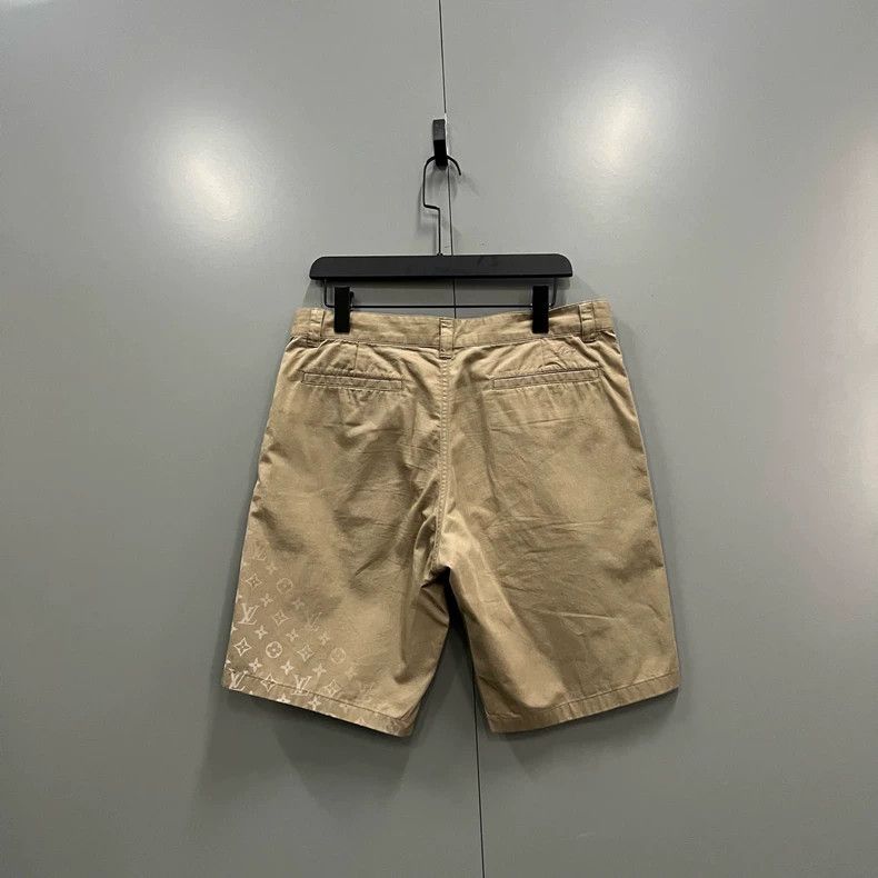 Louis Vuitton Louis Vuitton Khaki Gradient Shorts 2502-Nextarrow Size US 26 / EU 42 - 2 Thumbnail