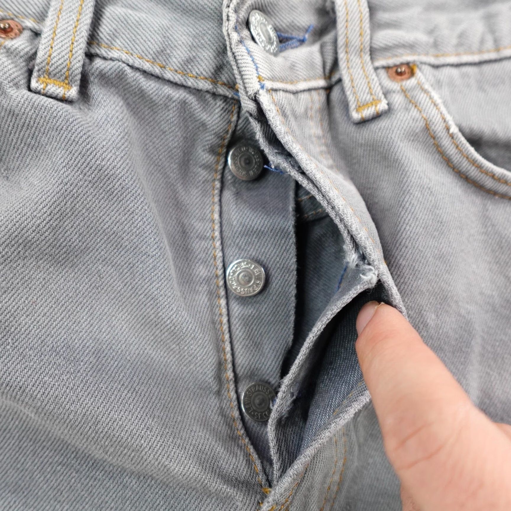 Levi's VINTAGE Levi's Shorts Womens 29 Gray Denim 501 Cutoff Button Fly Distressed 80s Size 29" - 5 Thumbnail