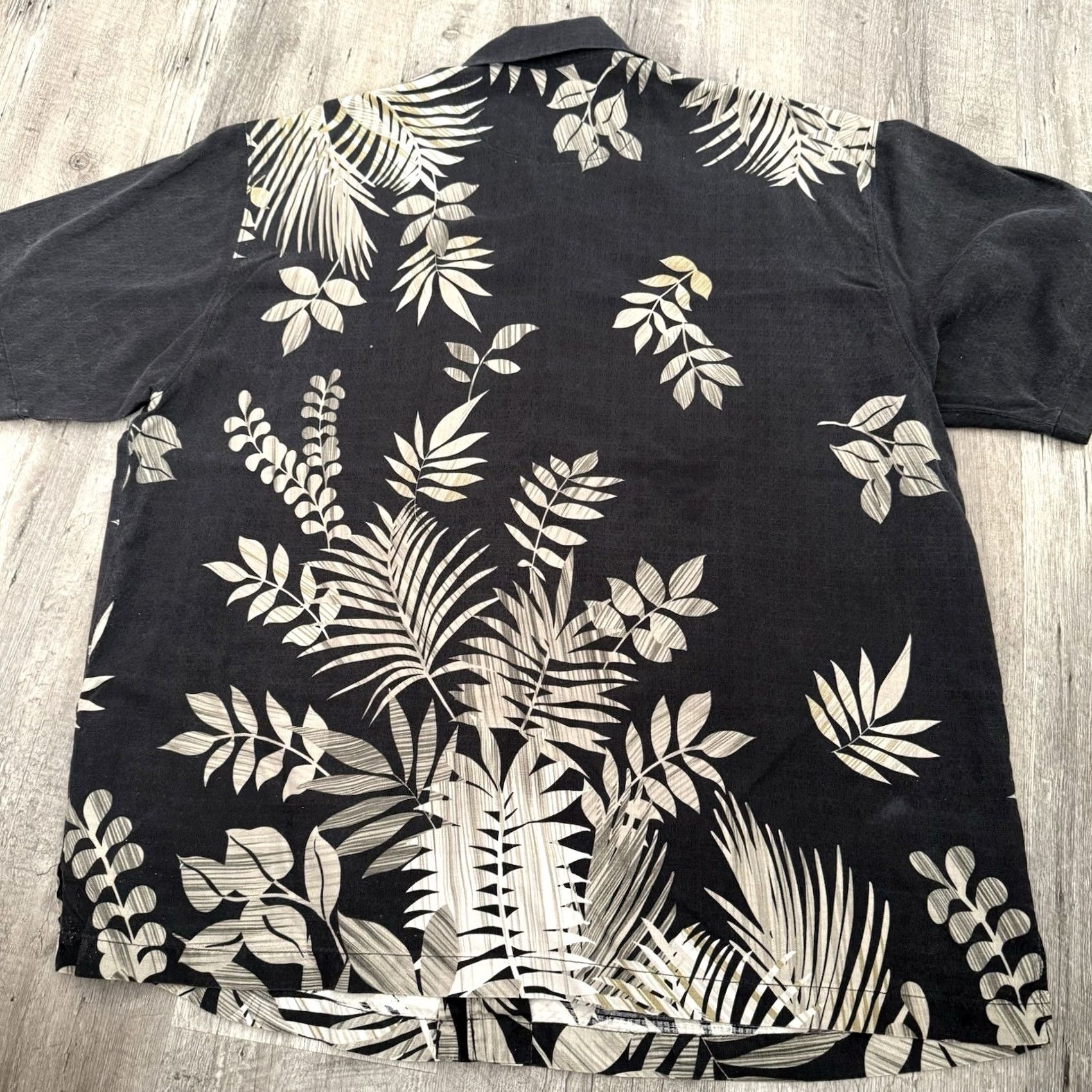 Tommy Bahama Tommy Bahama Shirt Mens XL Washed Black Tan Floral 100% Silk Camp Hawaiian Casual Size US XL / EU 56 / 4 - 5 Thumbnail