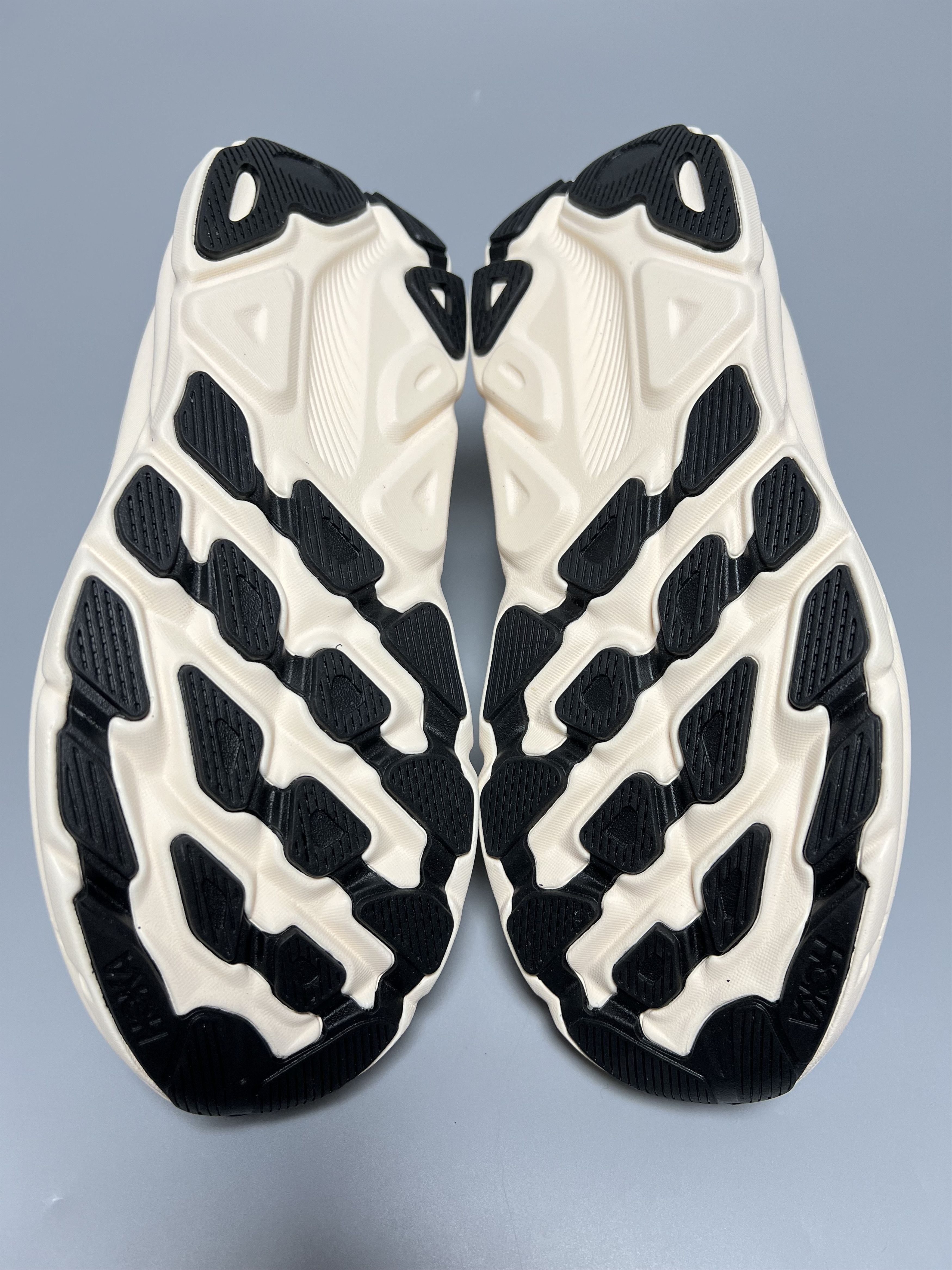 Hoka Hoka One One Clifton One9 Men’s Running Shoes 1155370-FCG Size US 10 / EU 43 - 14 Thumbnail