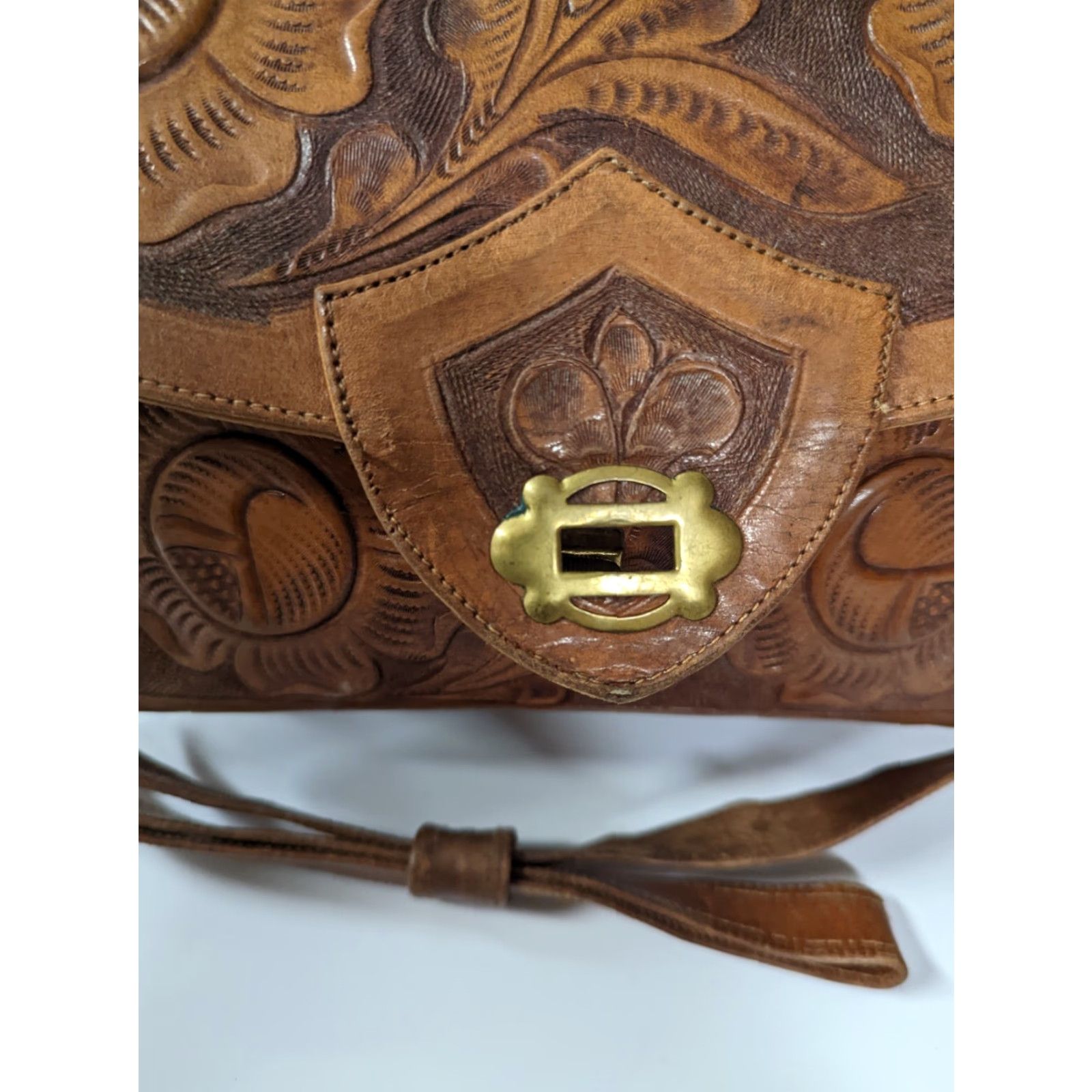 Vintage VINTAGE Leather Hand Tooled Embossed Mexican Handbag Roses Purse Woman Brown Leather Exterior Zipped Compartments 12.5in x 10in Medium Size ONE SIZE - 5 Thumbnail