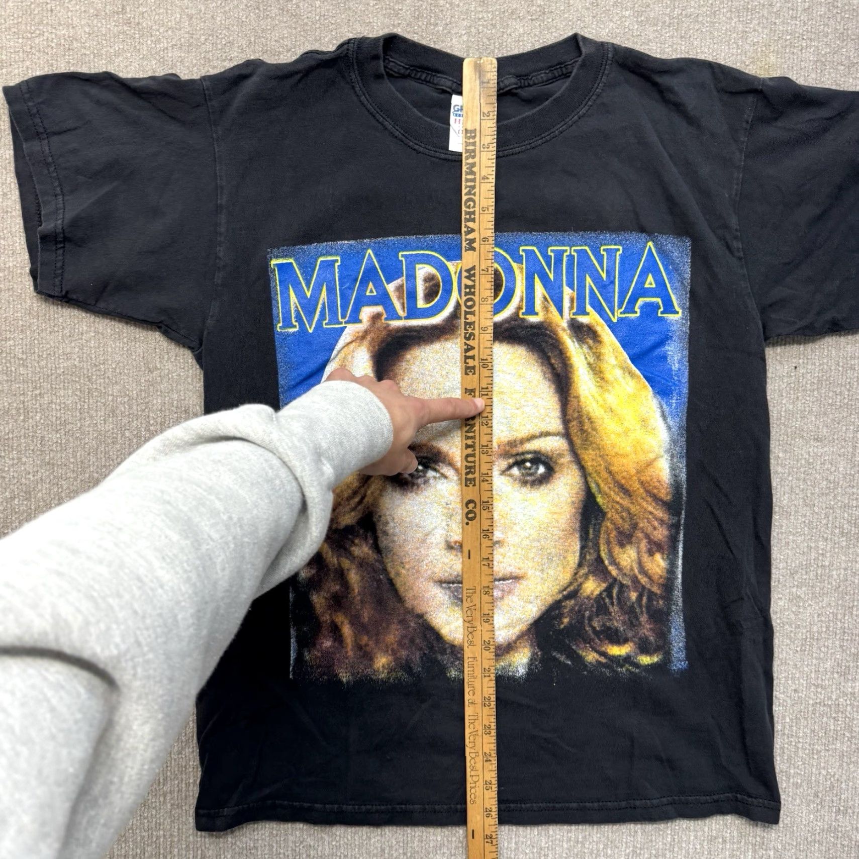 Vintage VINTAGE Madonna Drowned World Tour T Shirt L Black Tennessee River Band 90s Mens Tee Size US L / EU 52-54 / 3 - 4 Thumbnail
