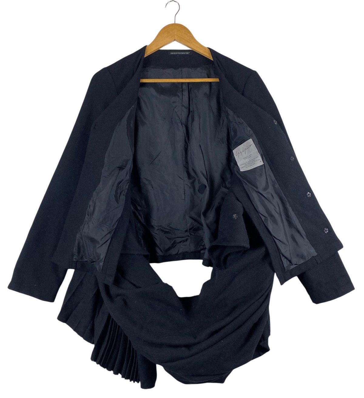 Yohji Yamamoto 💥YOHJI YAMAMOTO FEMME SCULPTURAL PLEATED JACKET AW17 RUNAWAY Size S / US 4 / IT 40 - 7 Thumbnail