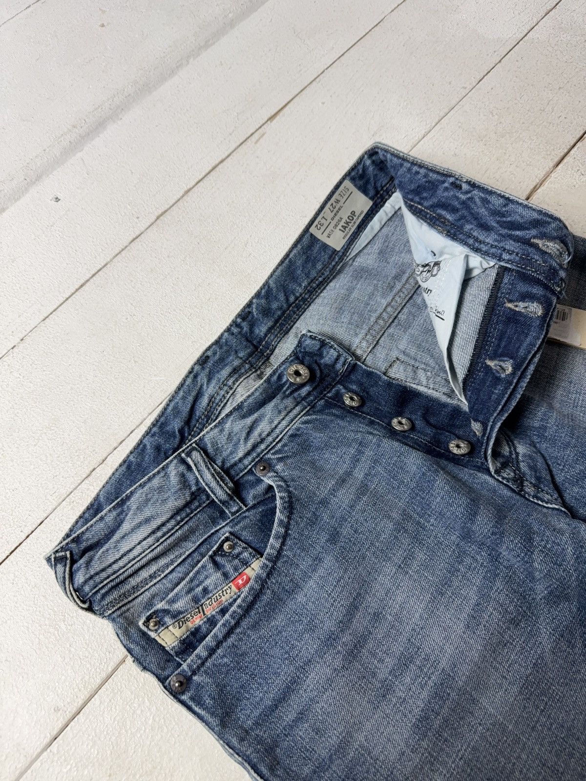 Diesel Luxury Diesel Iakop Regular Slim Tapered Jeans W27 L32 Size US 27 - 7 Thumbnail