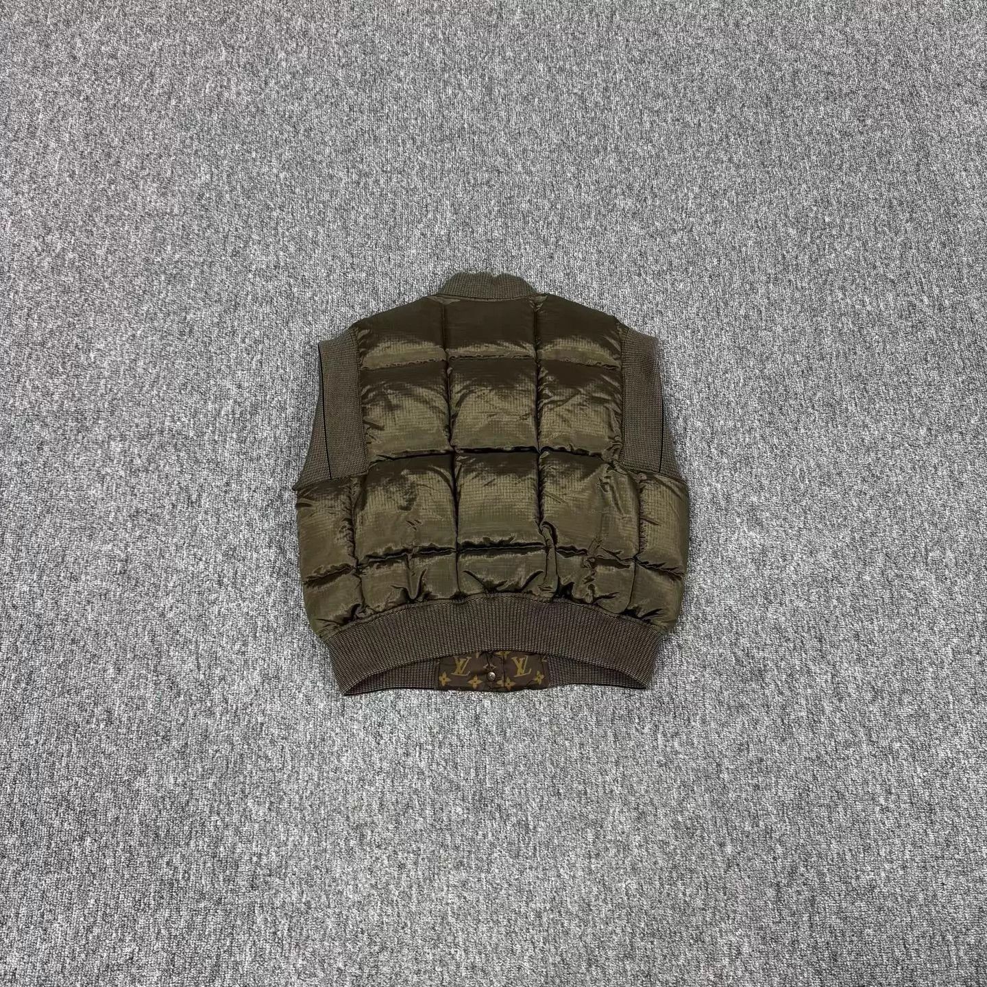 Louis Vuitton LV FW23 down vest olive green monogram lining 36 99 new Size XS / US 0-2 / IT 36-38 - 2 Thumbnail