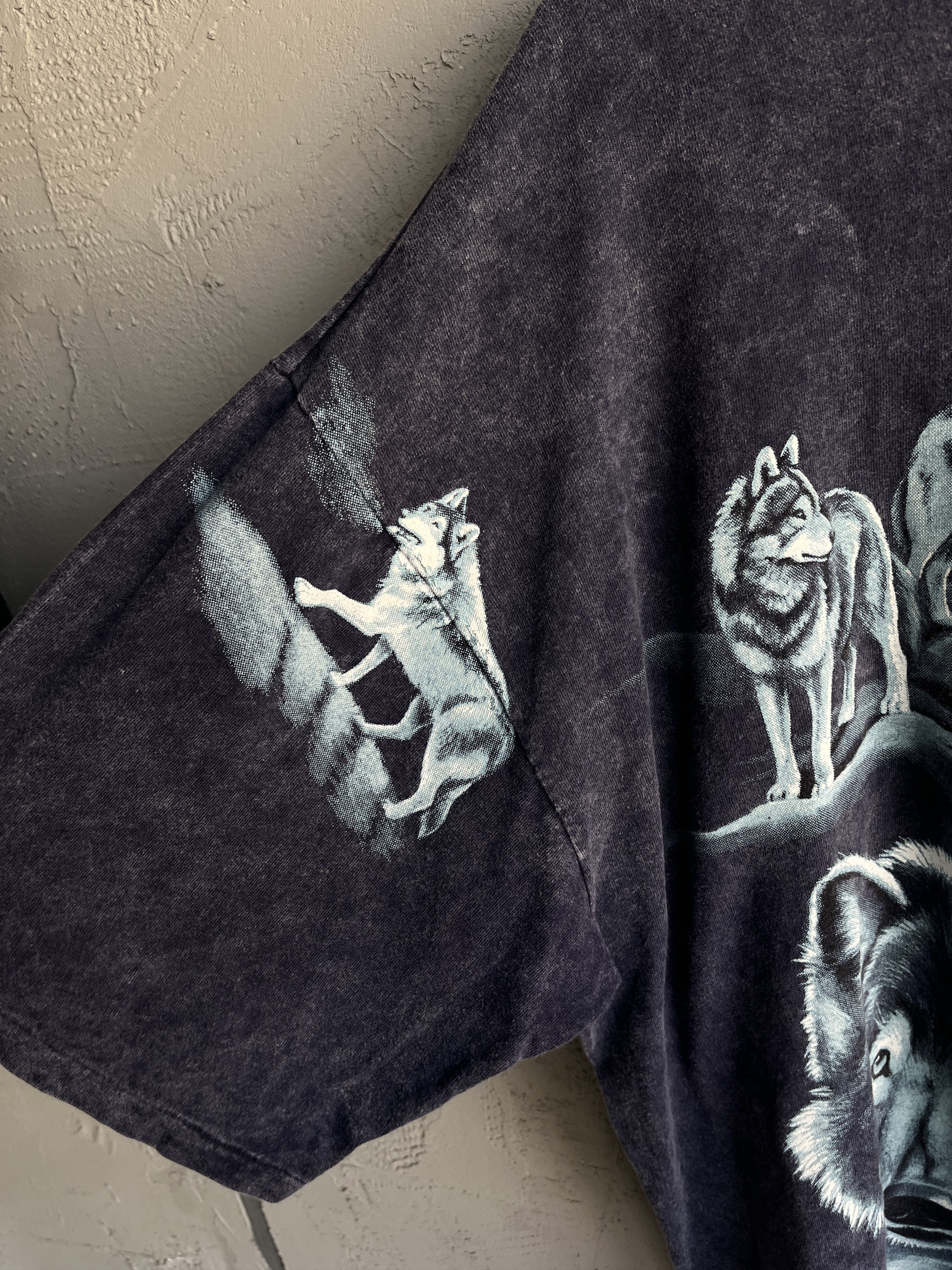 Vintage Vintage 1994 Wolf Harlequin Liquid All Over Print T-shirt Size US XXL / EU 58 / 5 - 4 Thumbnail