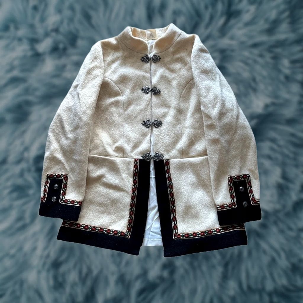 Vintage VINTAGE Evebofoss Firda Nordic Wool Sweater Cardigan Jacket Pewter Clasps Norway Jacket Womens S Ivory Cream Red Green Size S / US 4 / IT 40 - 1 Thumbnail