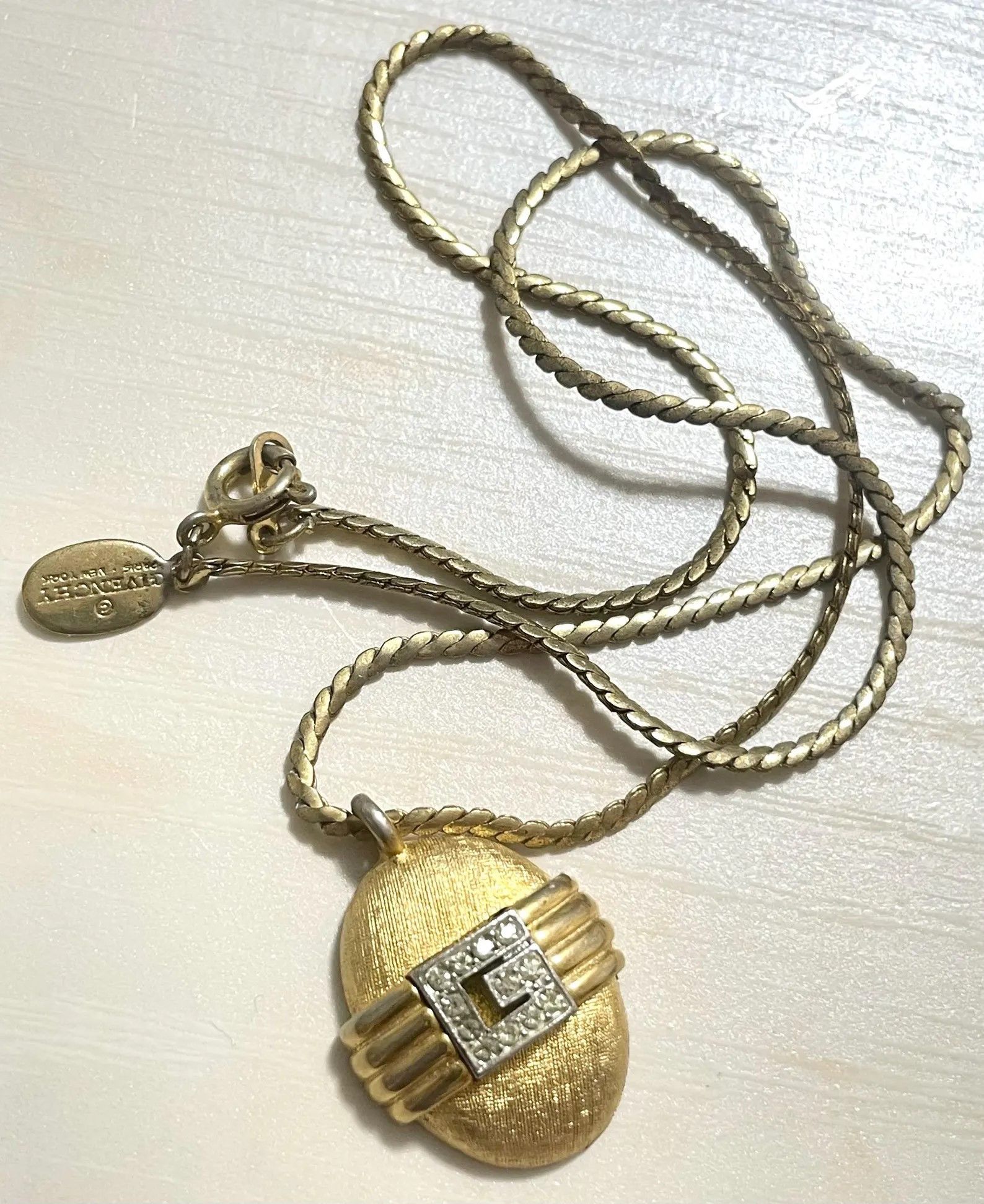 Givenchy Vintage Givenchy gold chain necklace with oval G logo top Size ONE SIZE - 3 Thumbnail