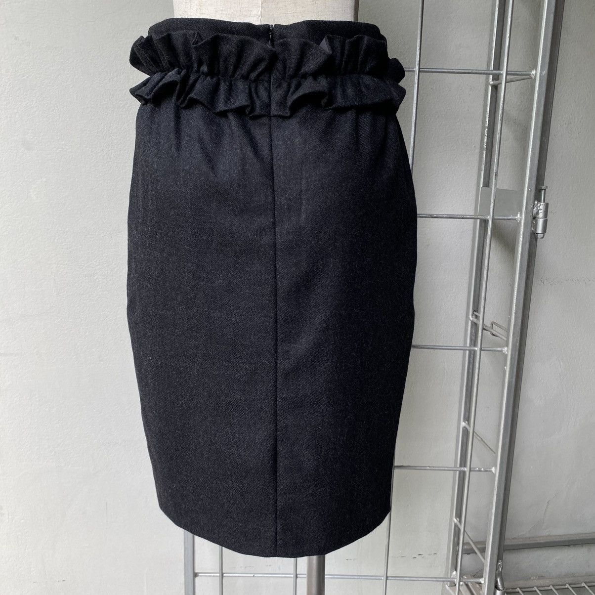 Moschino MOSCHINO Black Pencil Skirt with Side Ruffles Size 28" / US 6 / IT 42 - 1 Thumbnail