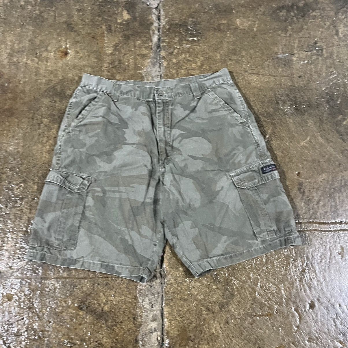 Vintage Crazy Y2K Baggy Camo Cargo Shorts Wrangler Skater Unqiue Size US 36 / EU 52 - 4 Thumbnail