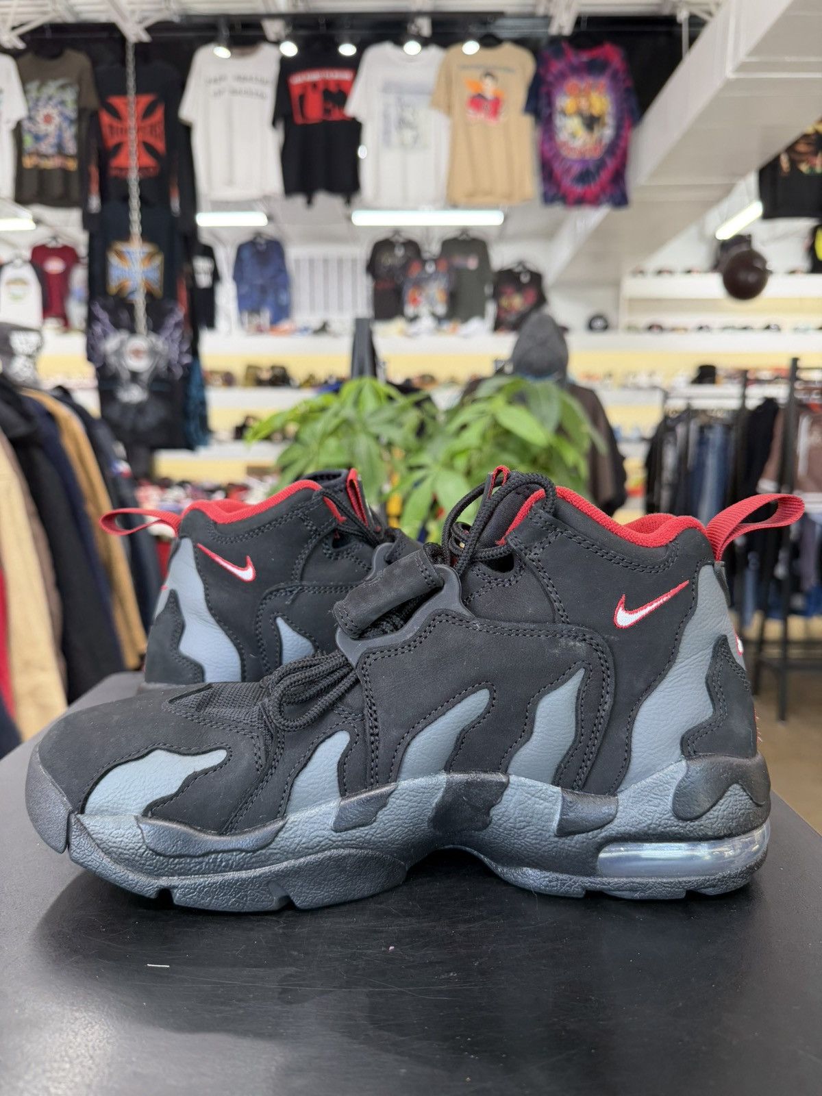 Nike Nike Air DT Max Falcons Size 9 (2024) Size US 9 / EU 42 - 4 Thumbnail