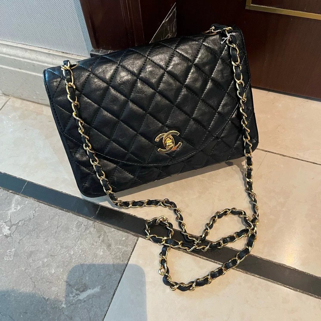Chanel Pre-loved Bag Very good condition Size ONE SIZE - 1 Thumbnail