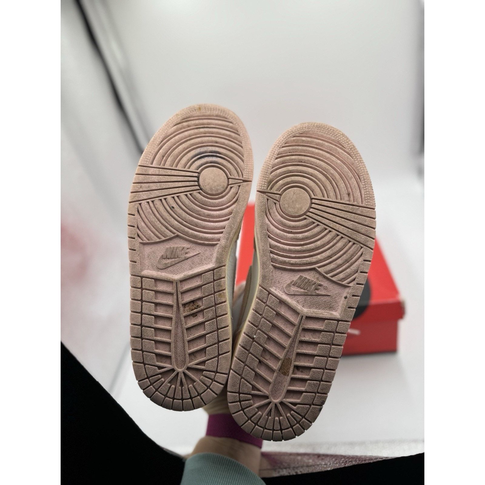Nike Women's Nike Air Jordan 1 Retro Hi OG Washed Pink Size 9.5 Size US 9.5 / IT 39.5 - 7 Thumbnail