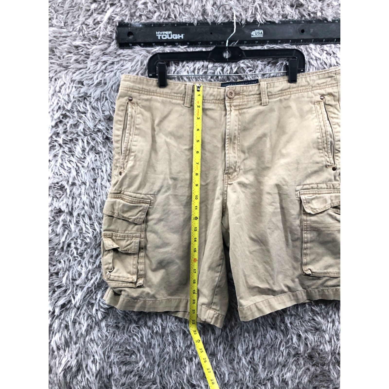 Old Navy Izod Cargo Shorts Mens Size 38 Mid Rise Med Wash Beige Size US 32 / EU 48 - 3 Thumbnail