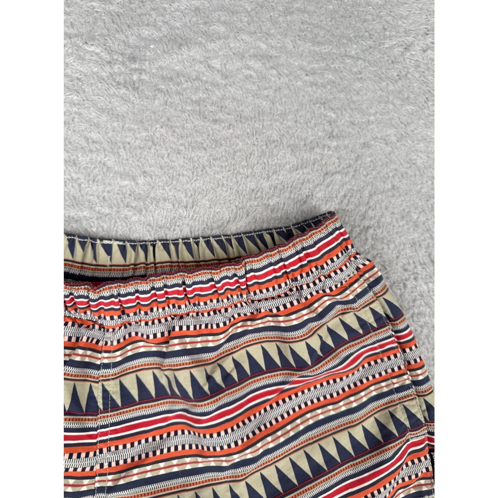 Patagonia Patagonia Shorts Women Medium Red Beige Tribal Southwest Pattern Baggies 2.5" Vintage No Size 32" / US 10 / IT 46 - 5 Thumbnail