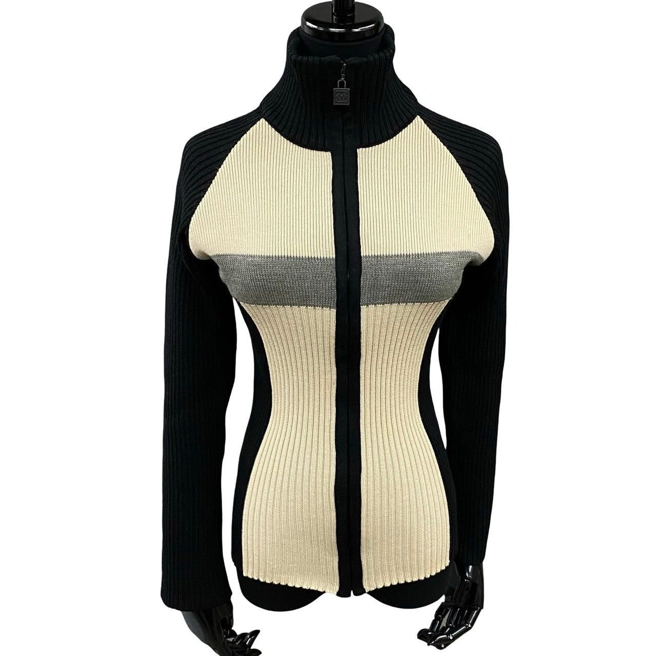 Chanel Chanel Black Wool Size ONE SIZE - 1 Thumbnail