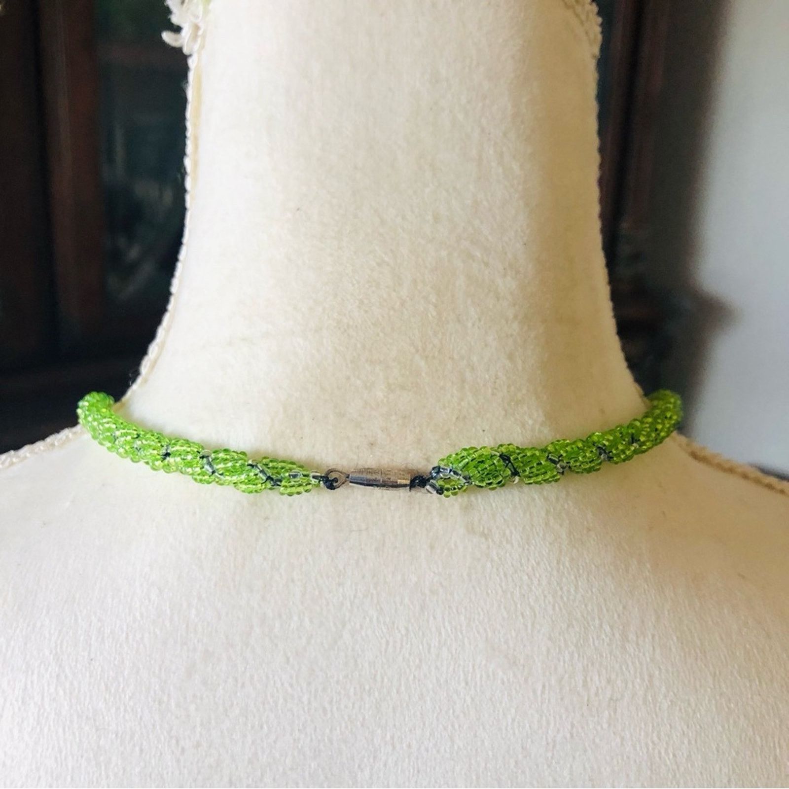 Handmade Handmade braided green seed bead necklace and bracelet set Size ONE SIZE - 10 Thumbnail