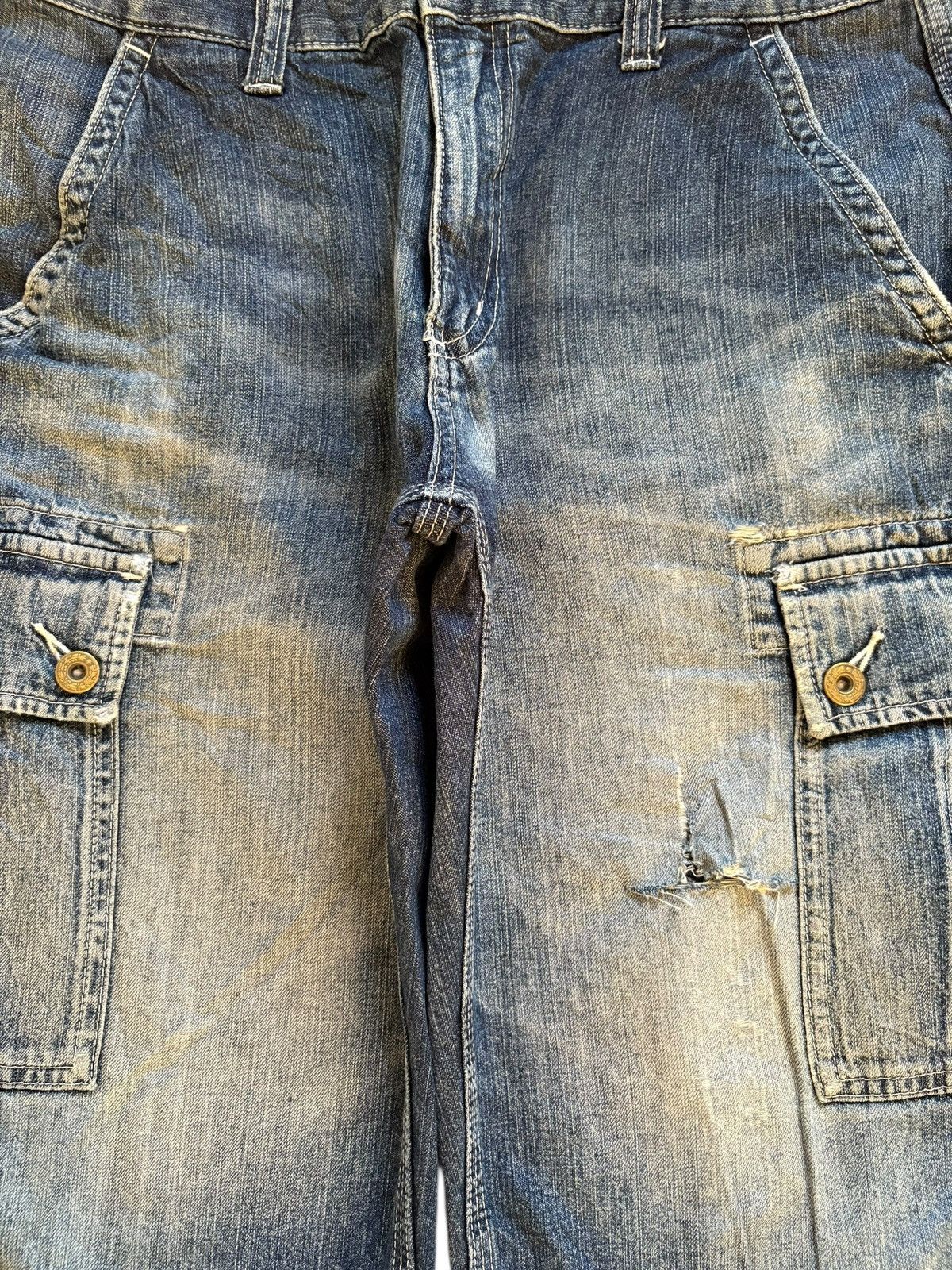 Japanese Brand × Jun Takahashi × Uniqlo Vintage Uniqlo Mud Wash Distress Rip Cargo Baggy Jean Shorts Size US 32 / EU 48 - 7 Thumbnail