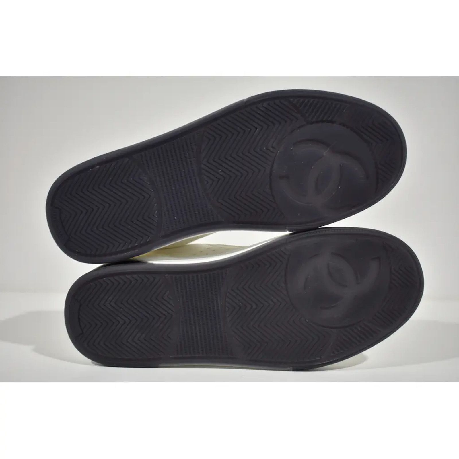 Chanel 22A Suede CC Flat Lace Up Tie Runner Trainer Sneaker 39.5 Size US 9.5 / IT 39.5 - 12 Thumbnail