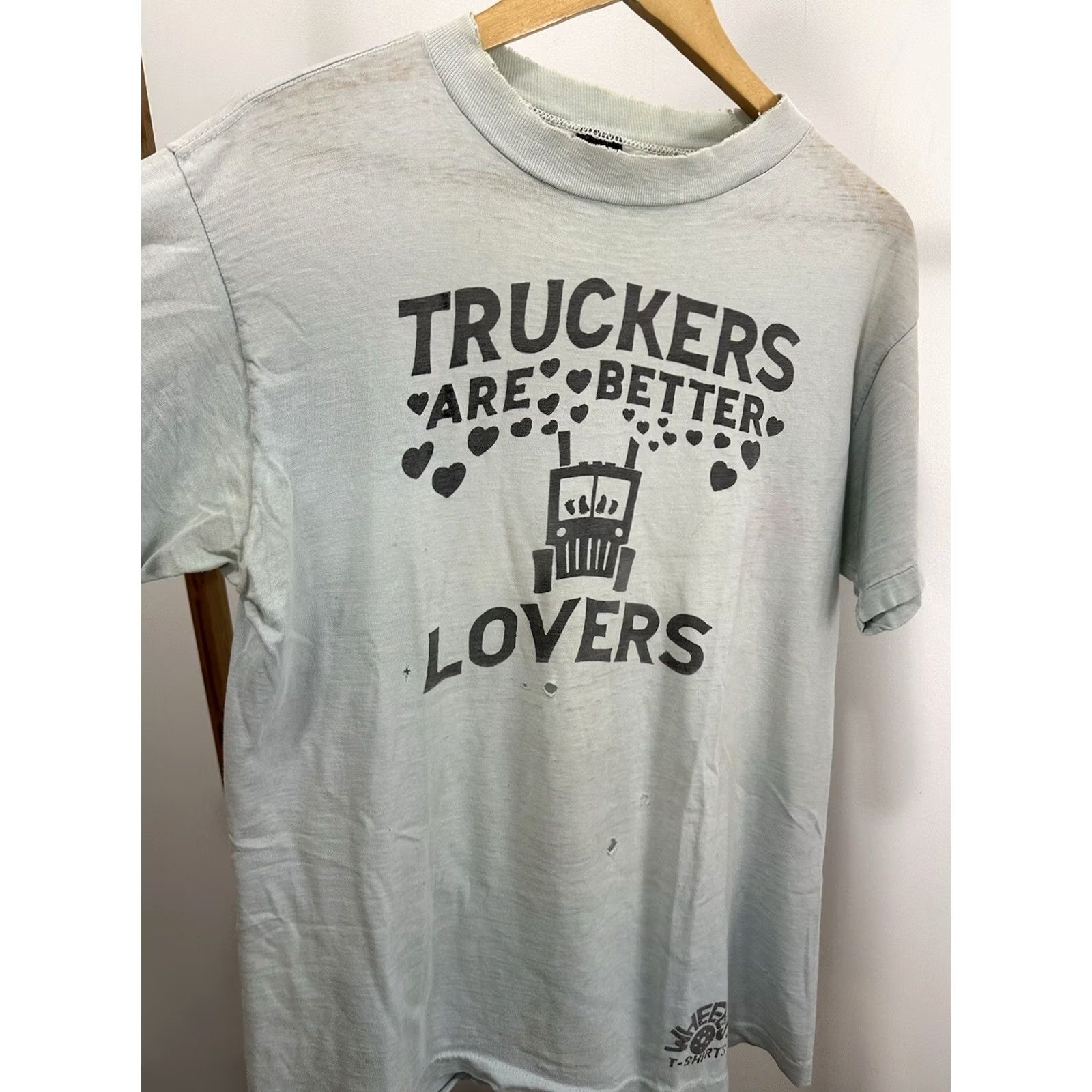 Vintage VTG 70s Truckers Are Better Lovers Sex Gradient Sun Faded Thrashed T-Shirt L Shirt Mens Blue Only words from original title Size US L / EU 52-54 / 3 - 4 Thumbnail