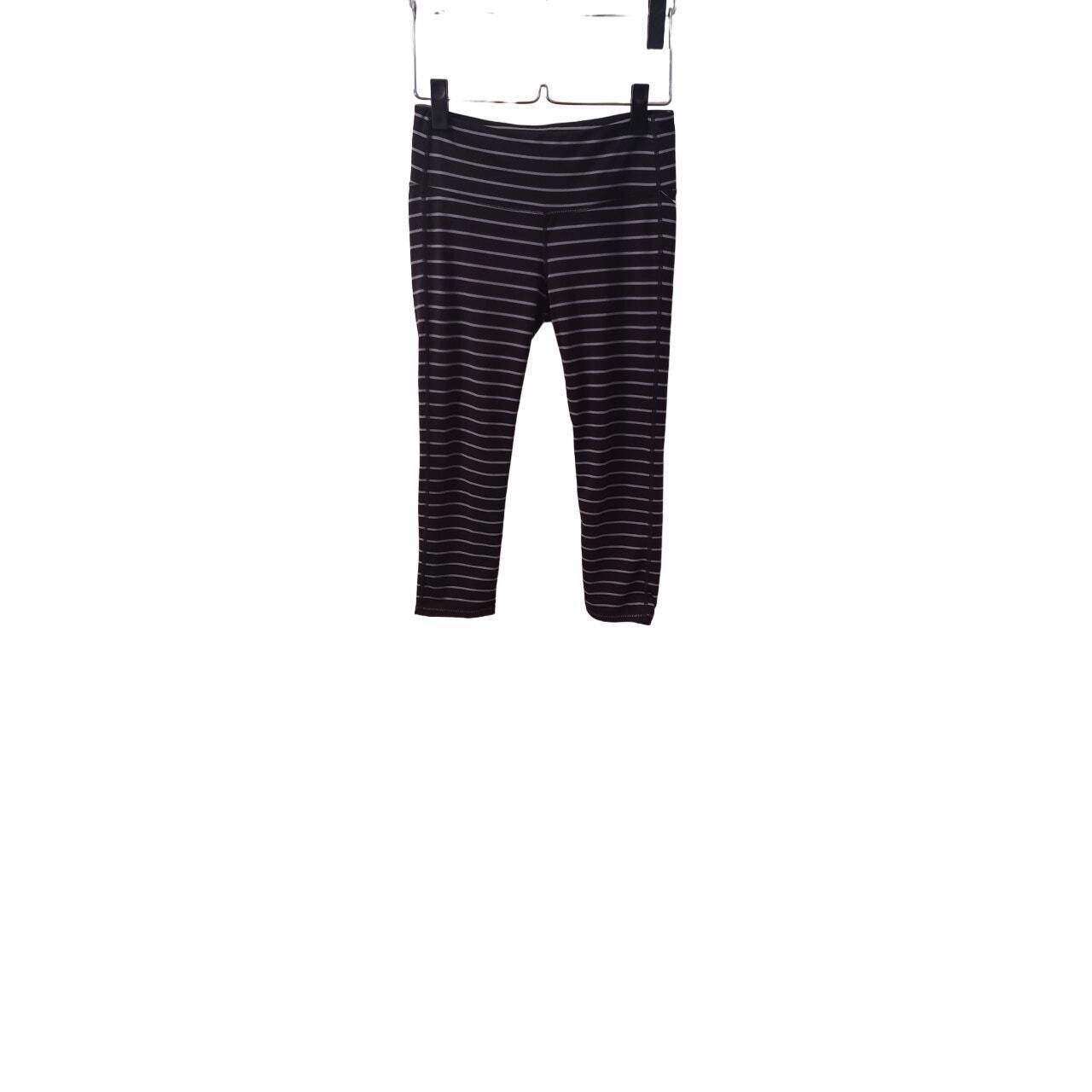 Designer Athleta Striped Cropped Leggings Black White Size Small Size 28" / US 6 / IT 42 - 2 Thumbnail