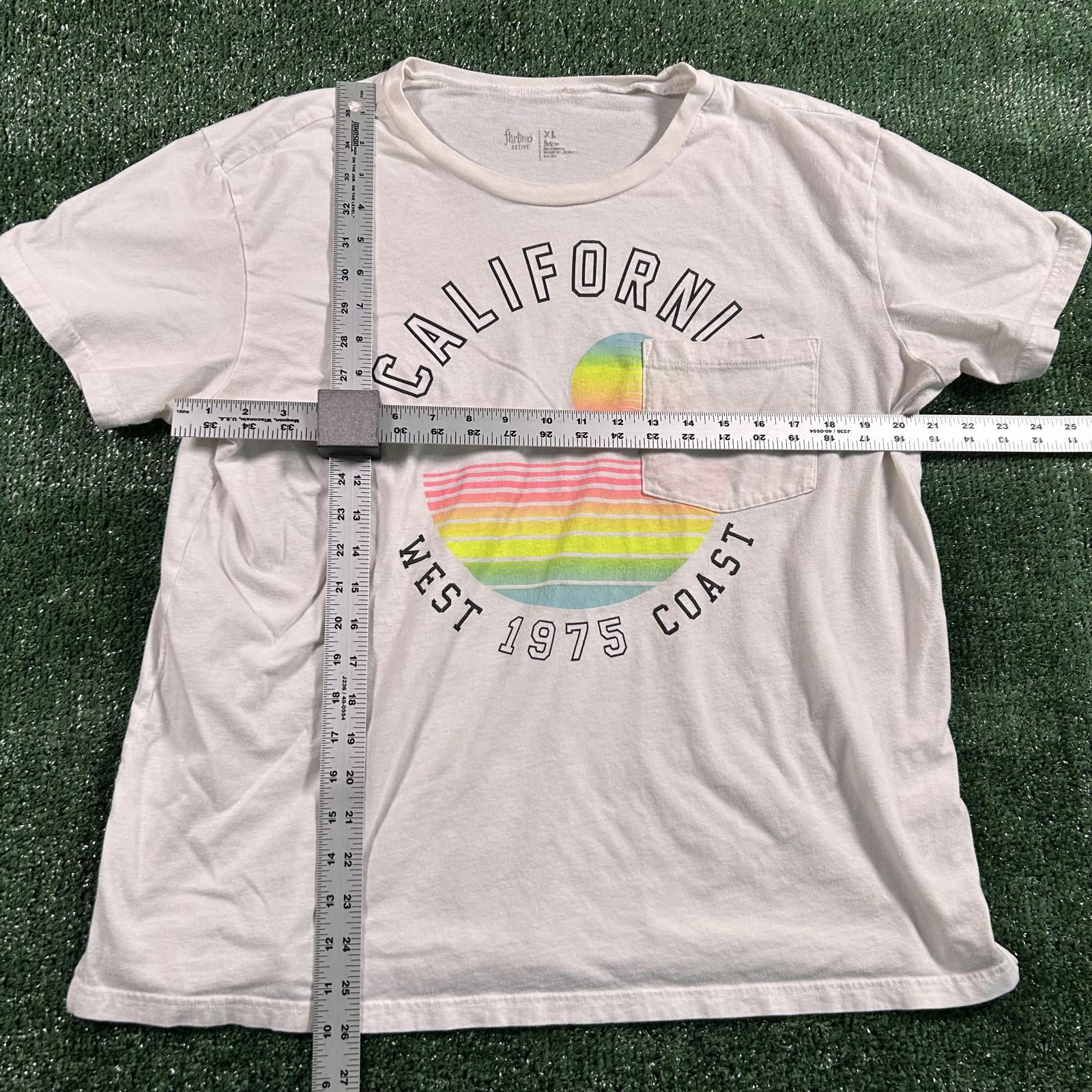 Other White Graphic T-Shirt with California print. XL Size US XL / EU 56 / 4 - 2 Thumbnail
