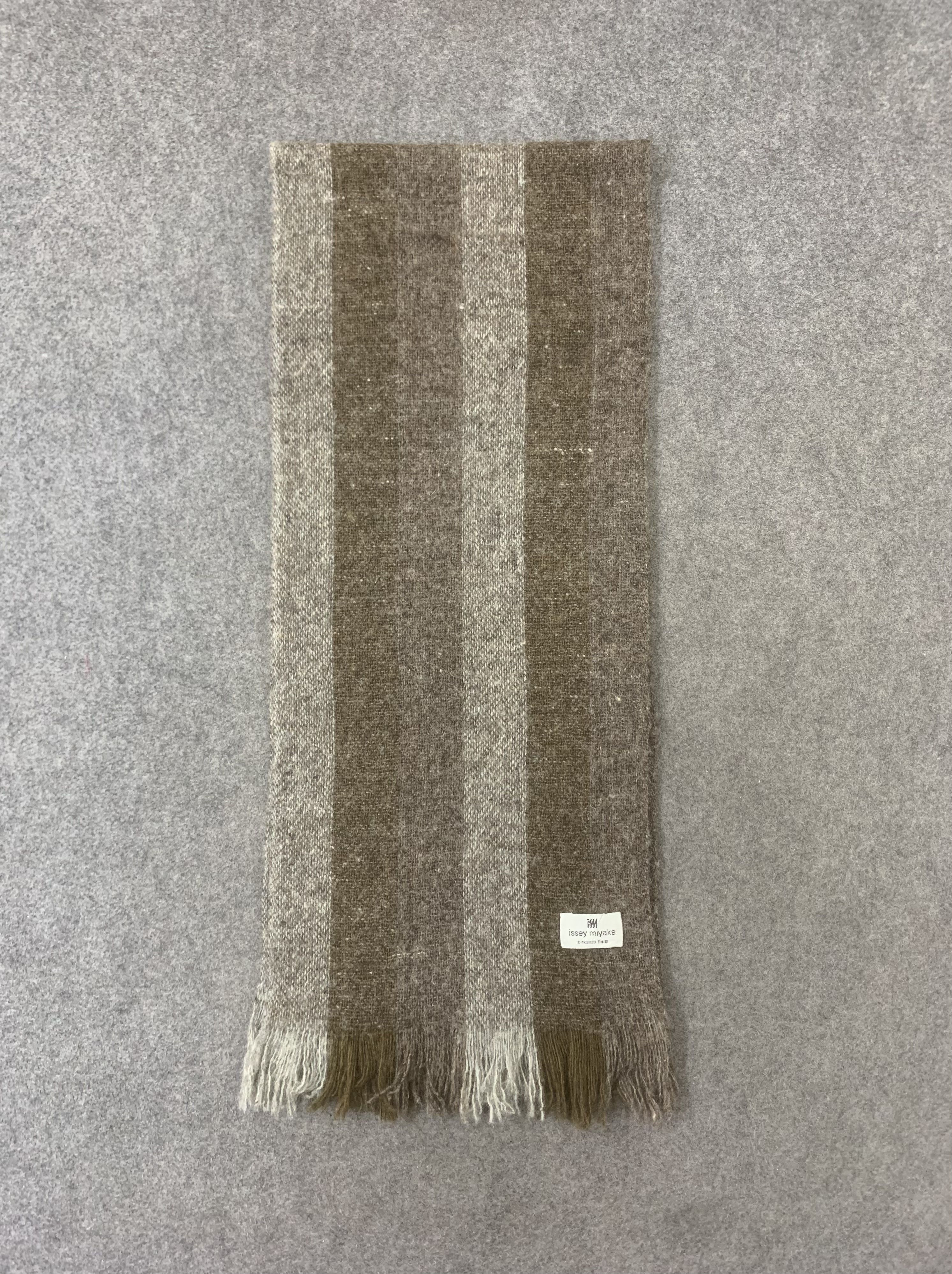Issey Miyake Issey Miyake Scarf Wool Muffler Neck Wrap BL9272 Size ONE SIZE - 2 Thumbnail