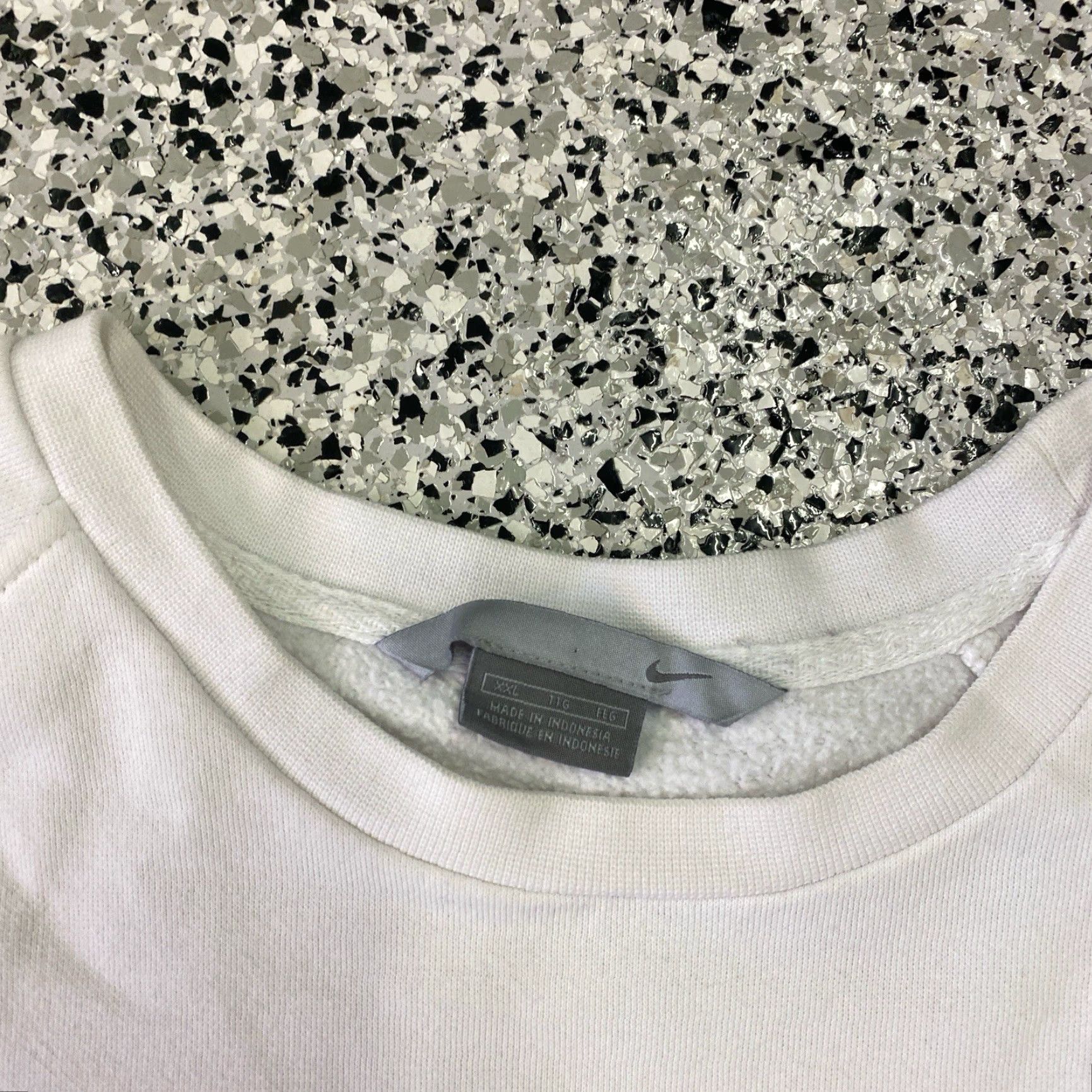 Nike VINTAGE Nike Swoosh Small Check Crewneck Sweatshirt XXL White 90s Mens Size US XXL / EU 58 / 5 - 2 Thumbnail