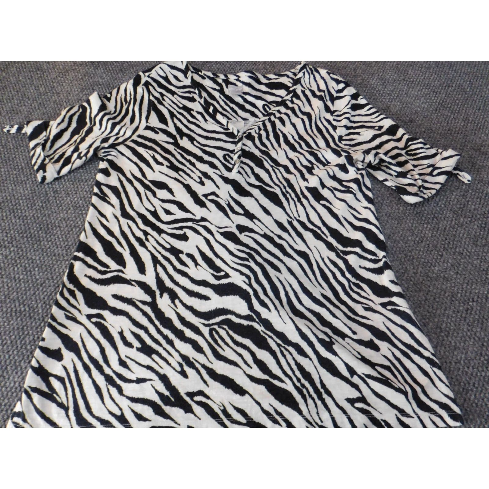 Vintage Chicos Blouse Shirt Womens 2 Black Animal Print V-Neck Pullover Short Sleeve Cotton Modal Button Casual Regular Down Fabric Vintage No Size XS / US 0-2 / IT 36-38 - 2 Thumbnail