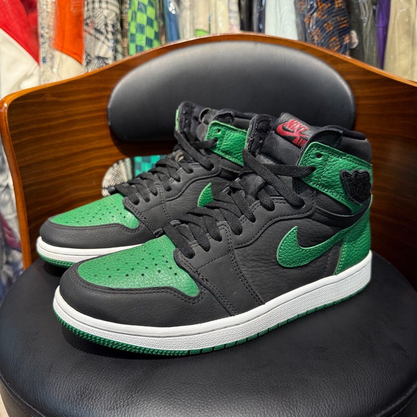 Nike Nike AJ1 Green Lowtop Sneakers 9 Men Size US 9 / EU 42 - 1 Thumbnail