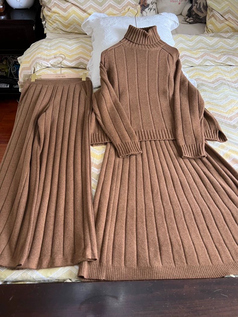 Loro Piana LORO PIANA Small cashmere sweater, trousers, skirt Size S / US 4 / IT 40 - 1 Thumbnail