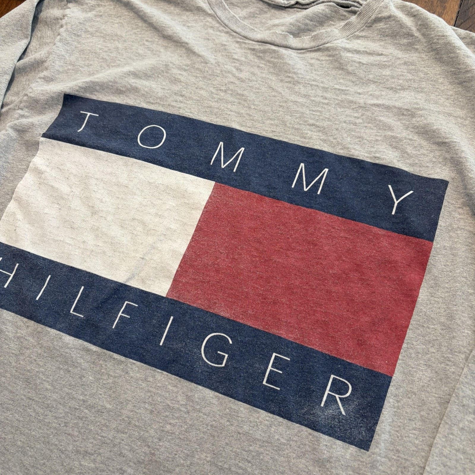 Tommy Hilfiger Tommy Hilfiger Shirt Mens Large Gray Big Flag Logo T-Shirt Size US L / EU 52-54 / 3 - 5 Thumbnail