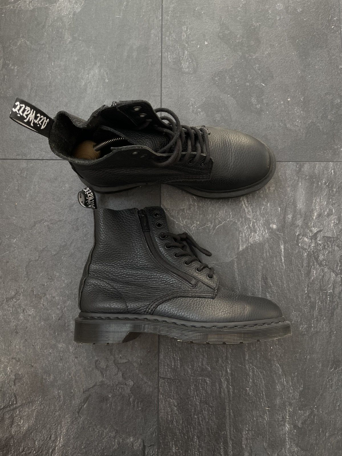Dr. Martens Dr. Martens 1460 boots shoes size 39 Size US 6 / IT 36 - 1 Thumbnail