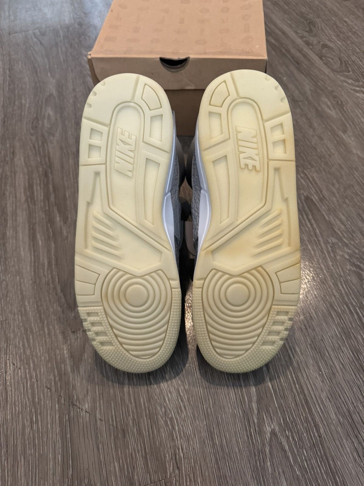 Kanye West × Nike 2009 Nike Air Yeezy Zen Grey Size 9 Brand New Size US 9 / EU 42 - 7 Thumbnail