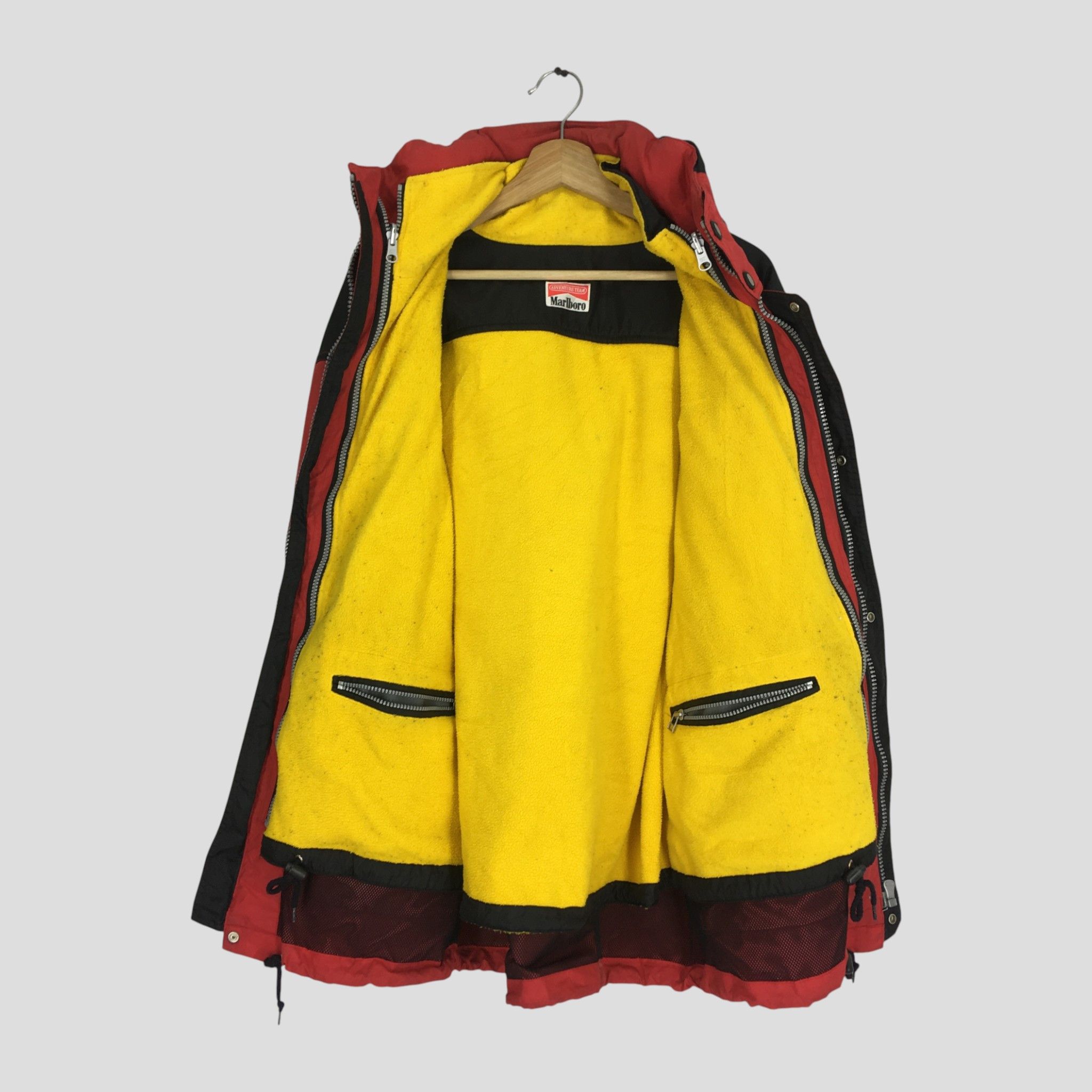 Marlboro Vintage 90s Marlboro Adventure Team Red Ski Jacket Size US L / EU 52-54 / 3 - 3 Thumbnail
