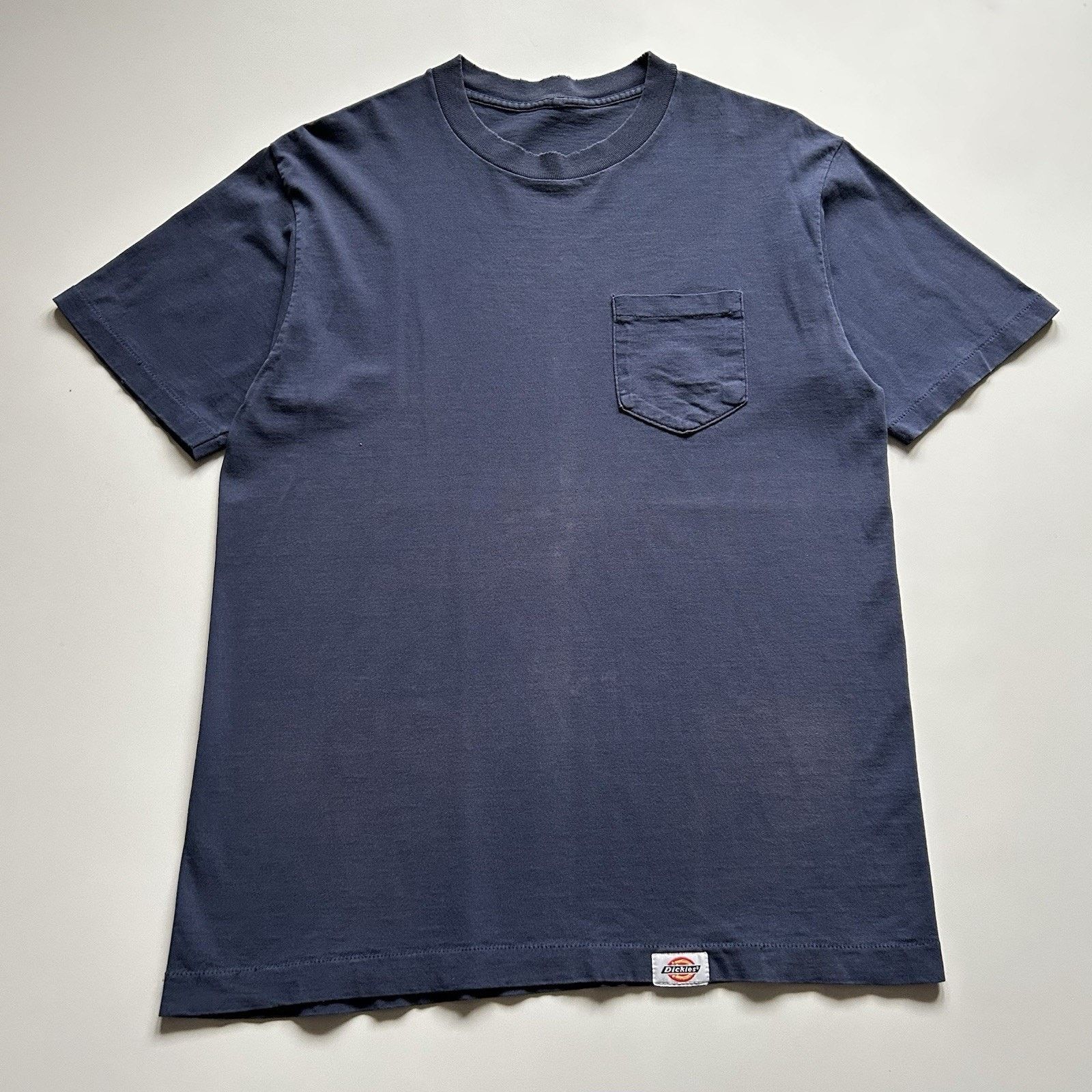 Dickies × Vintage Vintage Dickies Pocket T Shirt Large Sun Faded Navy Blue USA Size US L / EU 52-54 / 3 - 1 Thumbnail