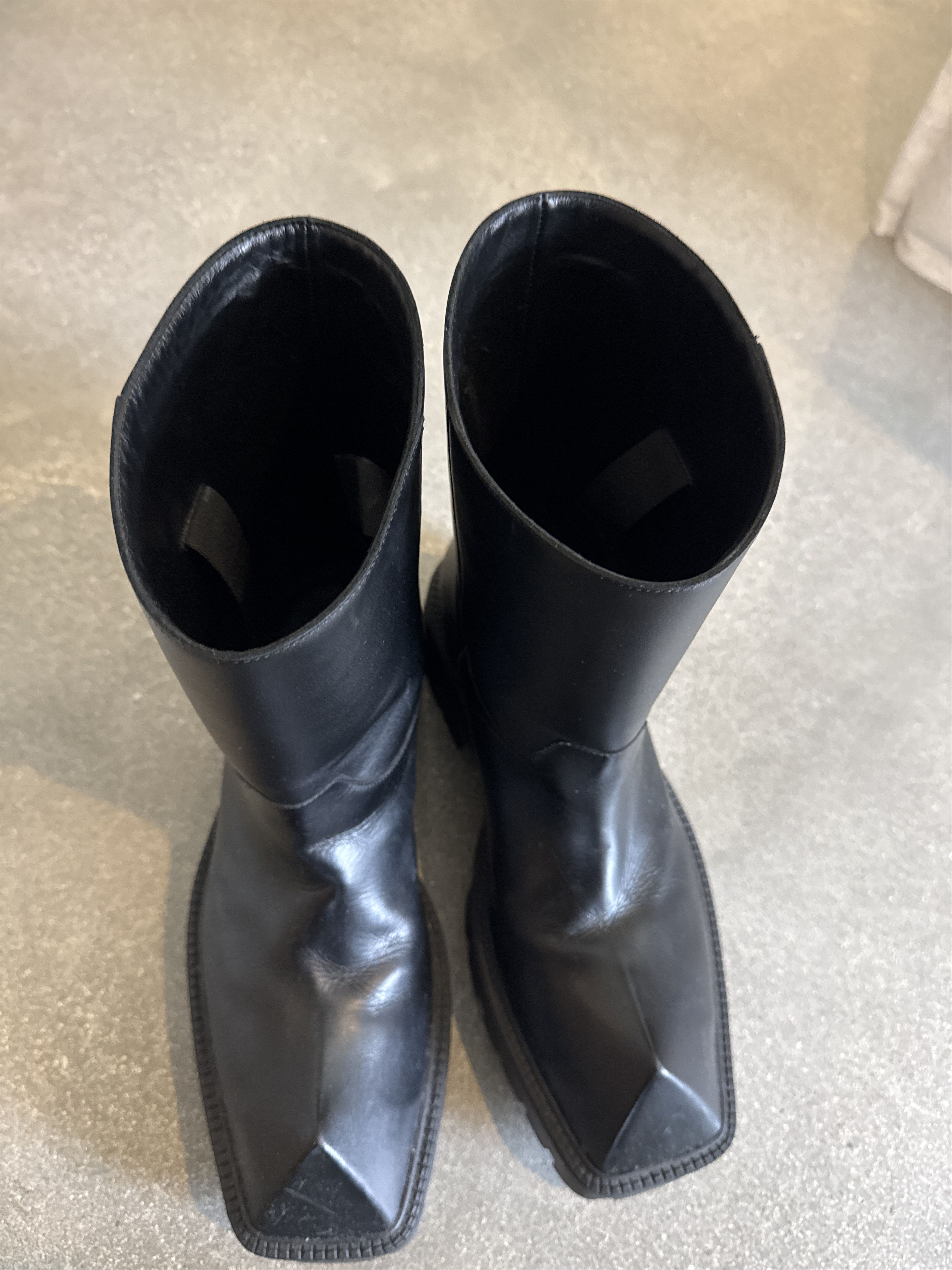 Balenciaga BALENCIAGA RHINO BOOTIE CARRARA Size US 11 / EU 44 - 7 Thumbnail