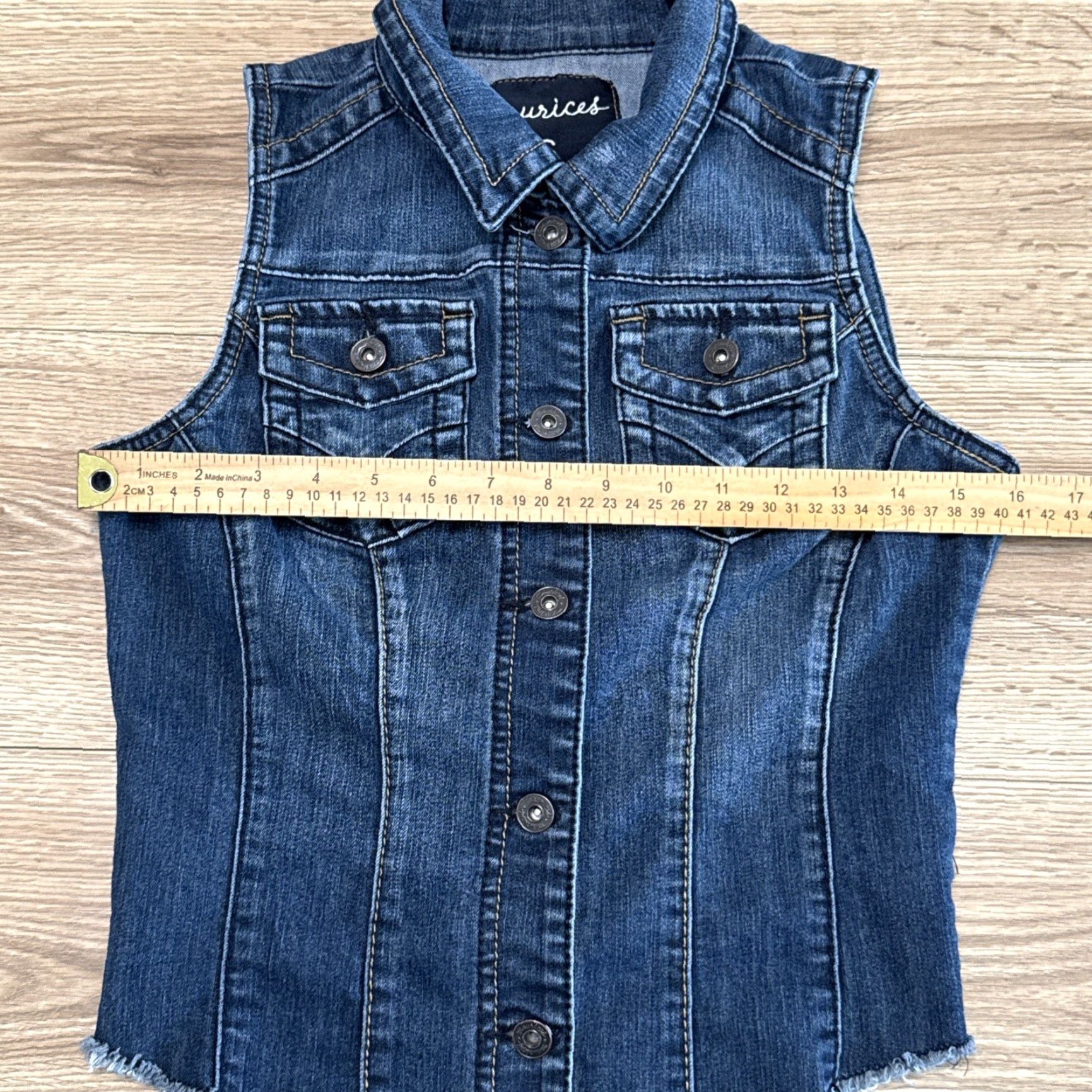 Vintage VINTAGE Maurices Women's Small Denim Jean Vest Sleeveless Casual Spring Summer Fall Winter Blue 90s Americana Size 28" / US 6 / IT 42 - 6 Thumbnail