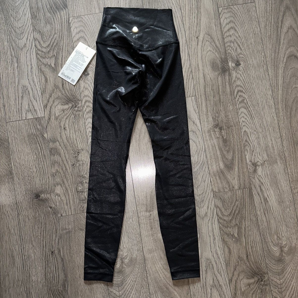 Lululemon NWT Lululemon Align High-Rise 28" Shine Foil Black Size 0 Size 25" / US 0 / IT 36 - 4 Thumbnail