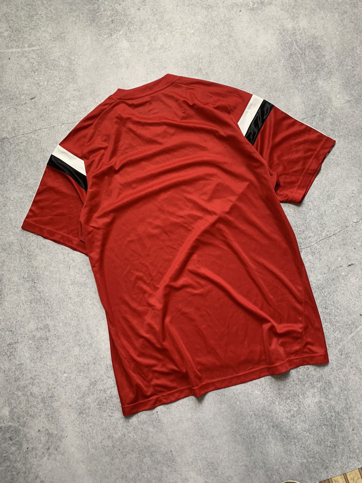 Adidas Vintage Adidas Wales Walsh 2016 Y2K soccer jersey Size US XL / EU 56 / 4 - 6 Thumbnail