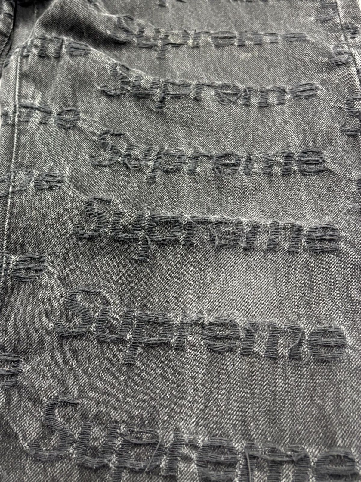 Supreme Supreme Frayed Logo Regular Jean Black (SS21) Size US 32 / EU 48 - 3 Thumbnail