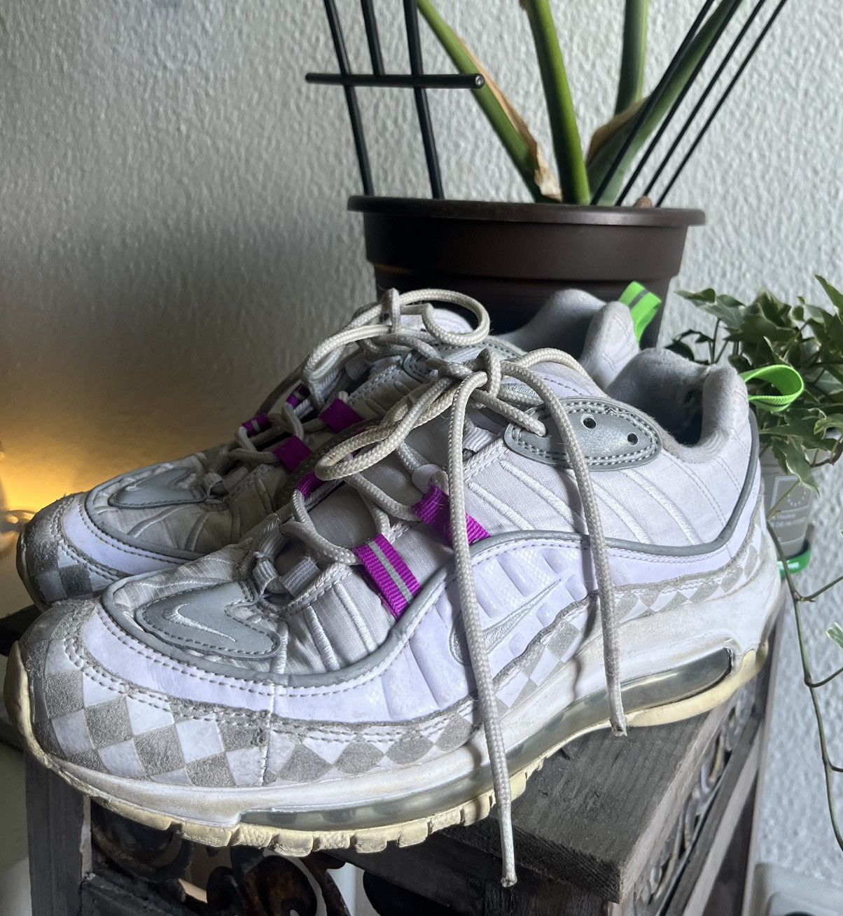 Nike Nike Air Max 98 Tokyo Neon Size US 9 / IT 39 - 2 Thumbnail