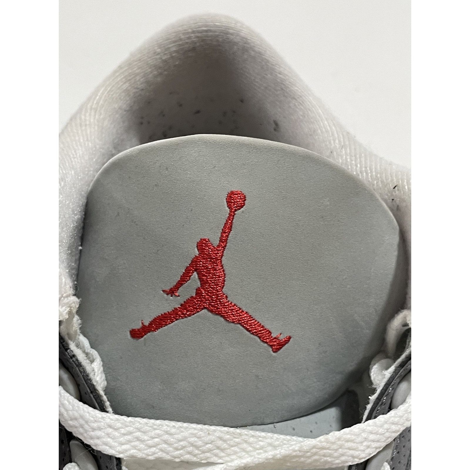 Jordan Brand JORDAN 3 COOL GREY SIZE 10 PREOWNED Size US 10 / EU 43 - 4 Thumbnail
