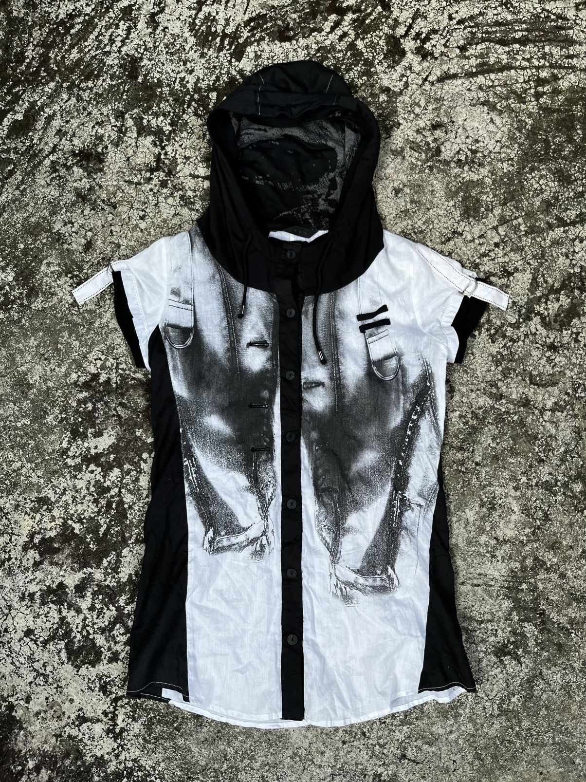 Japanese Brand Vkei goth style sleeveless shirt hood print art Size US M / EU 48-50 / 2 - 2 Thumbnail