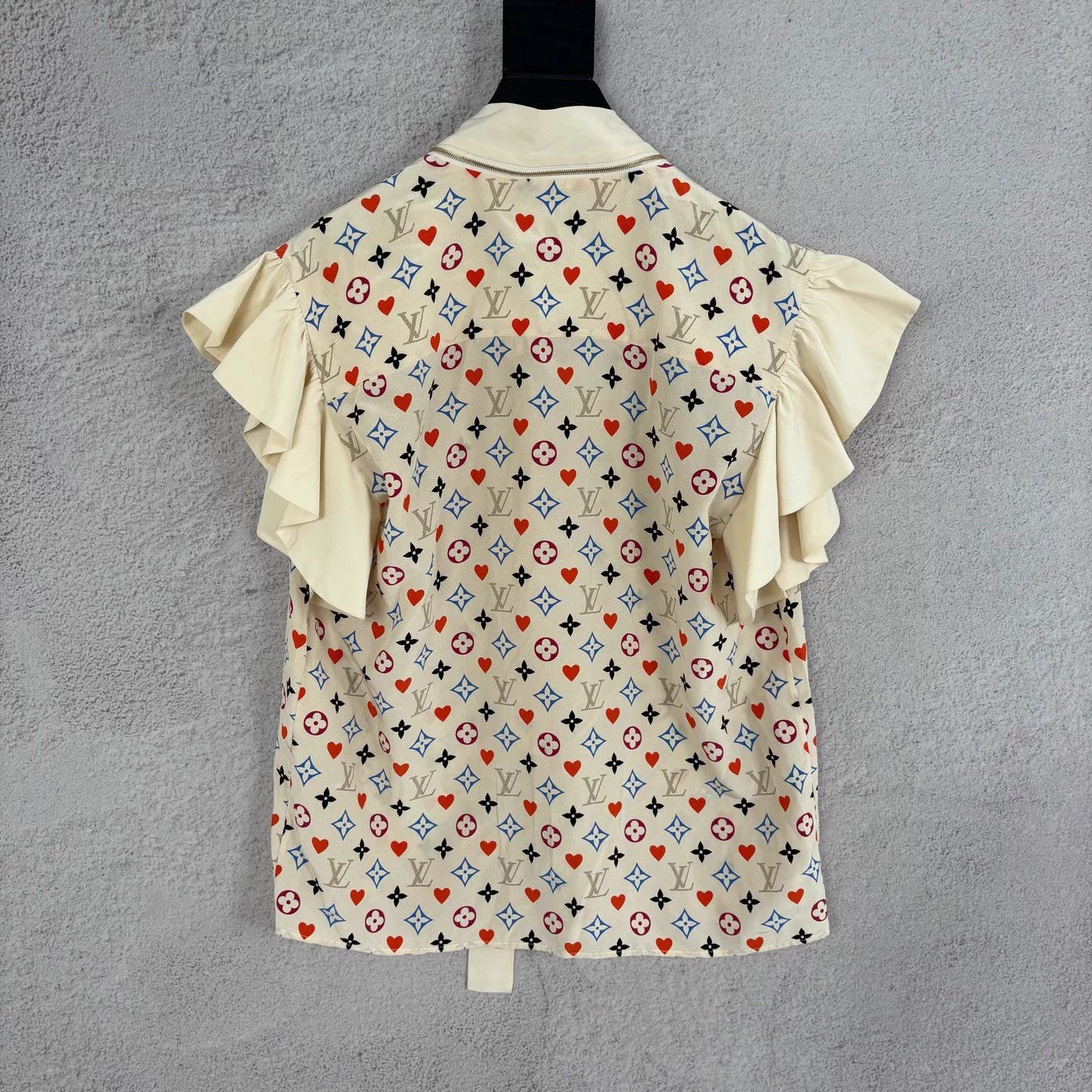 Louis Vuitton LV Ruffled Collar All Over Print Silk Women's Shirt Size M / US 6-8 / IT 42-44 - 2 Thumbnail