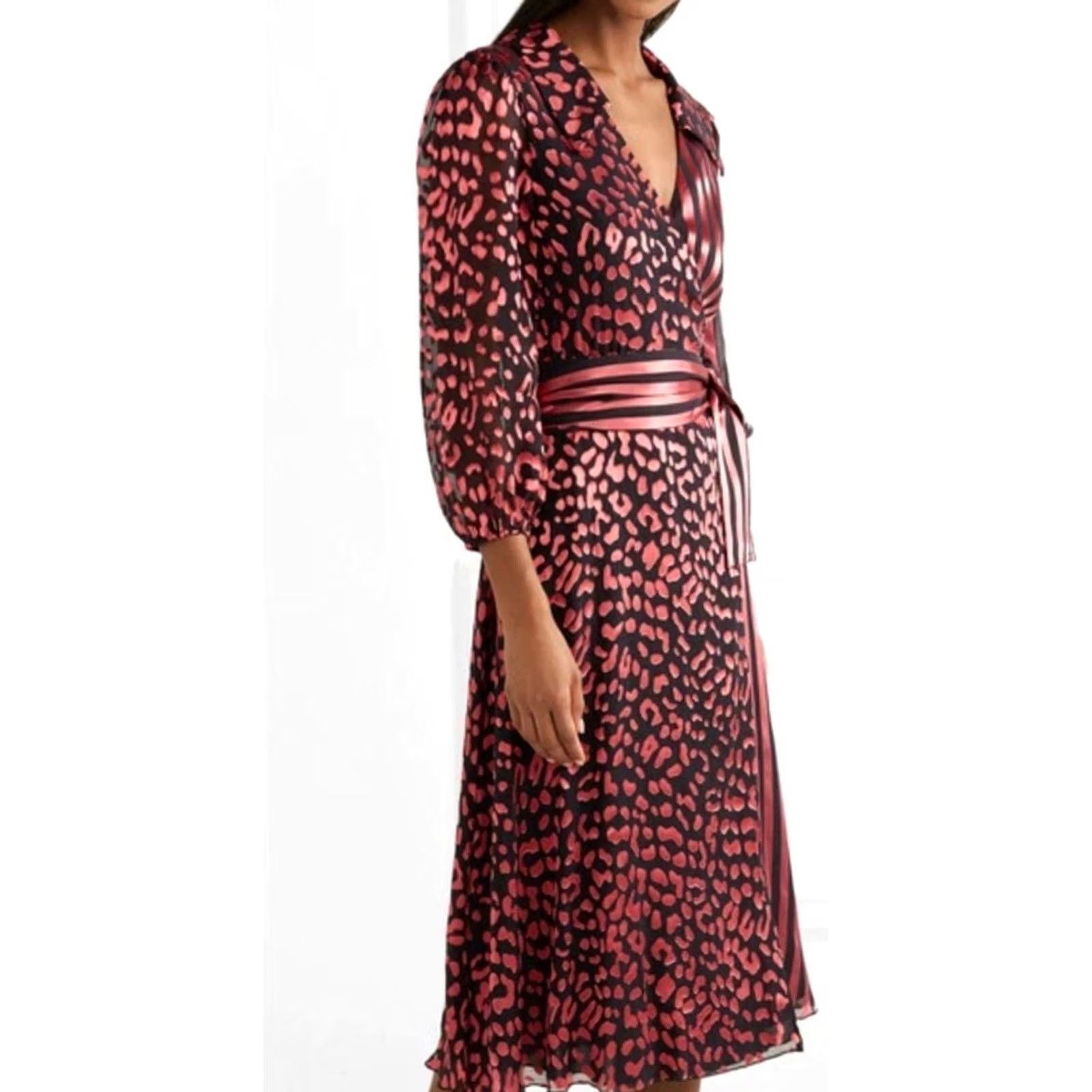 Alice + Olivia Alice + Olivia Abigail Wrap Silk Blend Leopard Rose V-Neck Dress Sz 2 Size XS / US 0-2 / IT 36-38 - 2 Thumbnail