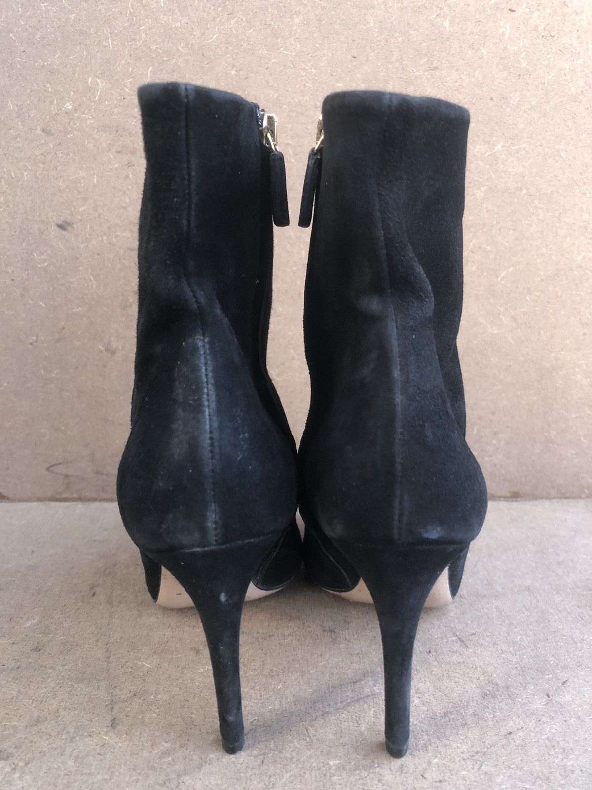 Gucci Gucci Suede Ankle Boot size 36.5 Size US 6.5 / IT 36.5 - 11 Thumbnail