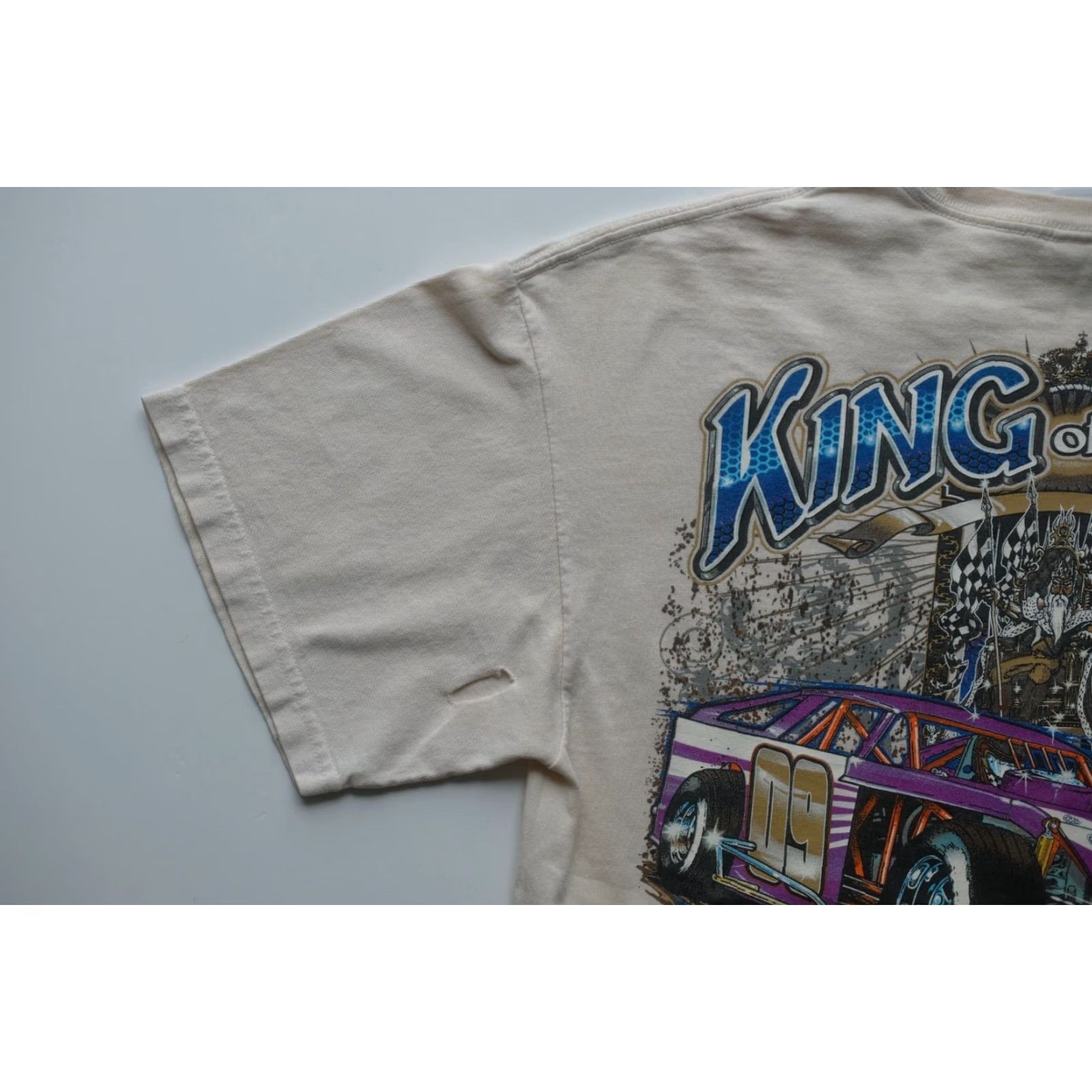 Gildan GILDAN UMP DIRTCAR RACING KING OF DIRT BROWN VTG Y2K 90s RACING MEN SZ M T-SHIRT Size US M / EU 48-50 / 2 - 5 Thumbnail