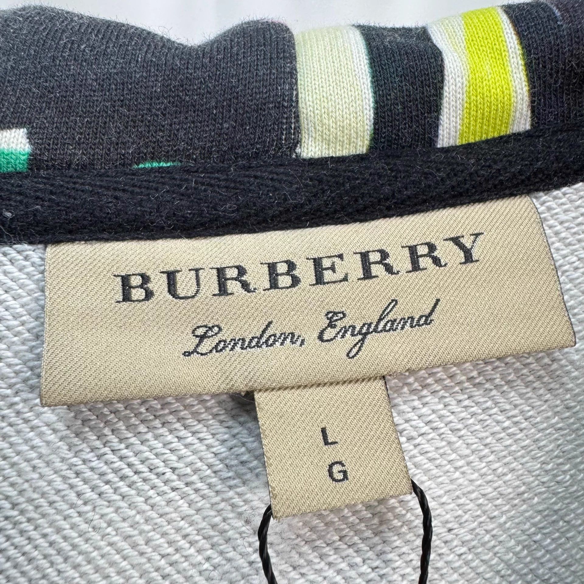 Burberry Burberry Graffiti Print Logo Hoodies L 98 New Size US L / EU 52-54 / 3 - 5 Thumbnail
